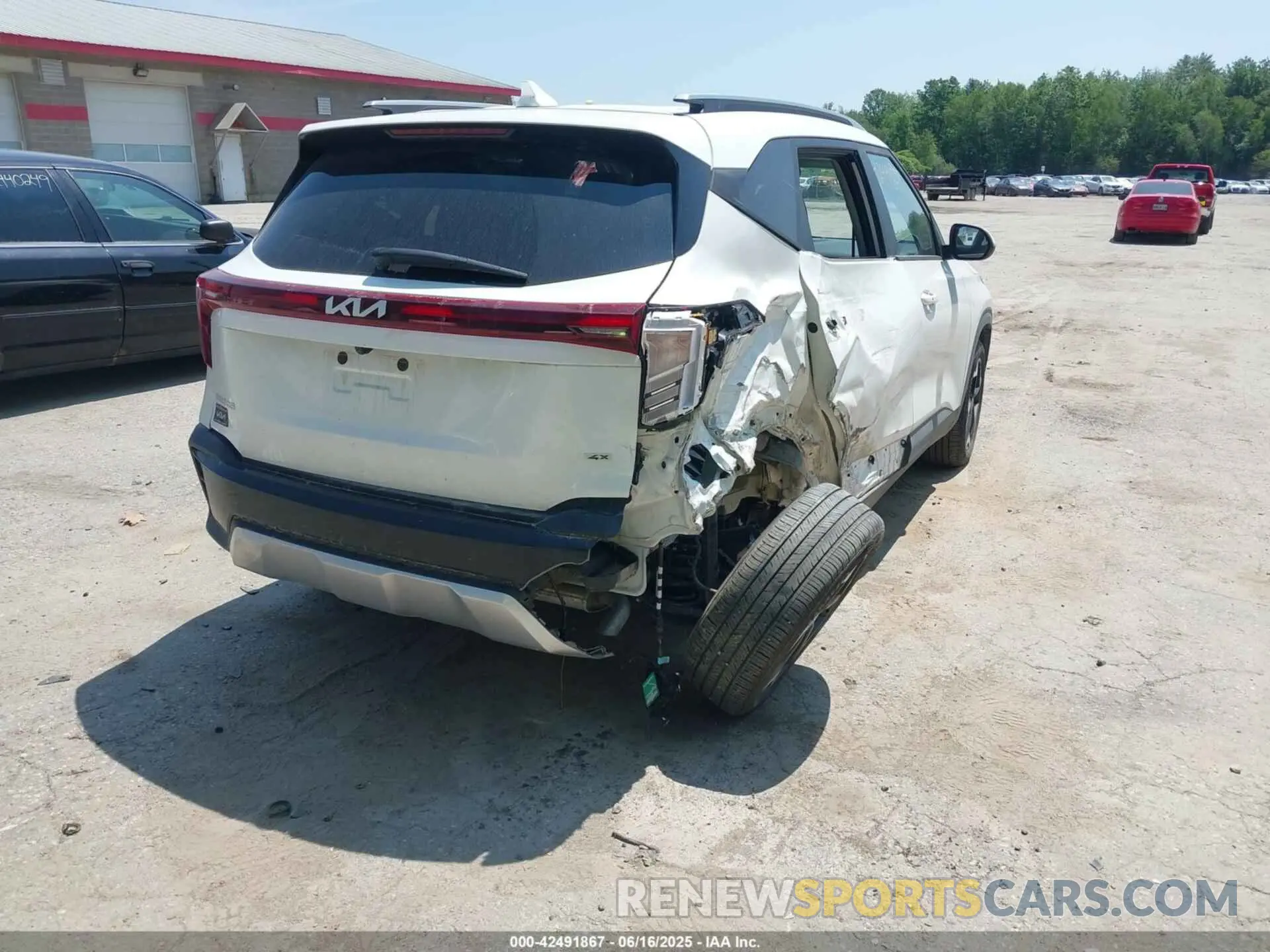 4 fotografías del automóvil dañado KNDEUCAA0S7687168 KIA SELTOS 2025