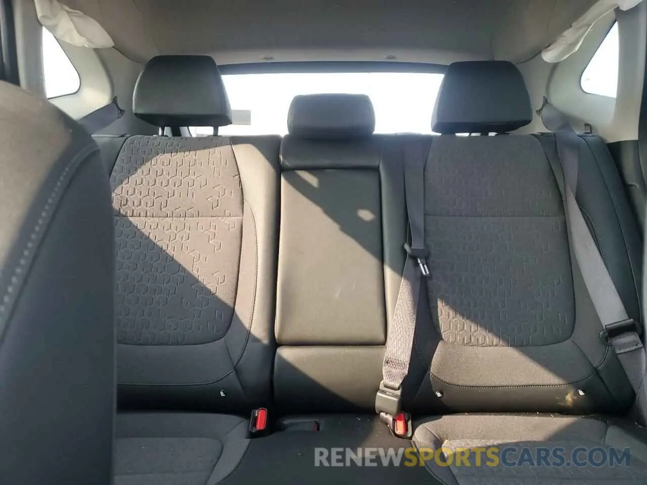 10 fotografías del automóvil dañado KNDEUCAA3S7740753 KIA SELTOS 2025