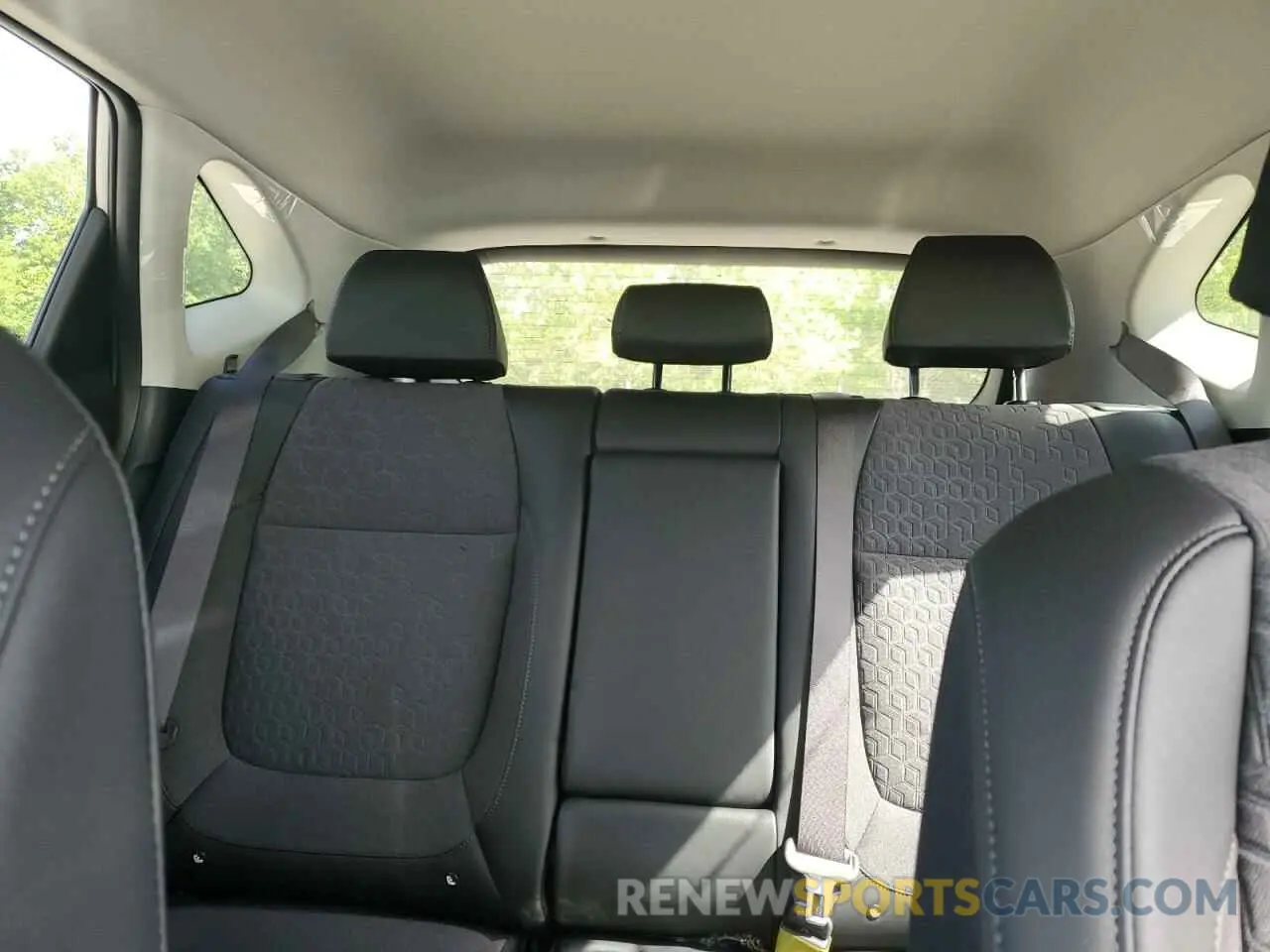 10 fotografías del automóvil dañado KNDEUCAA5S7758784 KIA SELTOS 2025