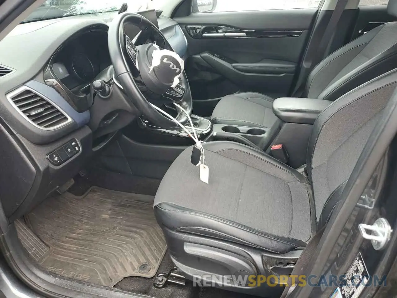 7 fotografías del automóvil dañado KNDEUCA24P7347845 KIA SELTOS NIG 2023
