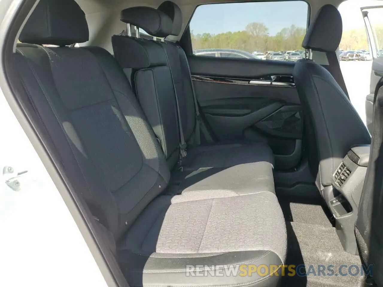 11 fotografías del automóvil dañado KNDEUCA77R7521860 KIA SELTOS X L 2024