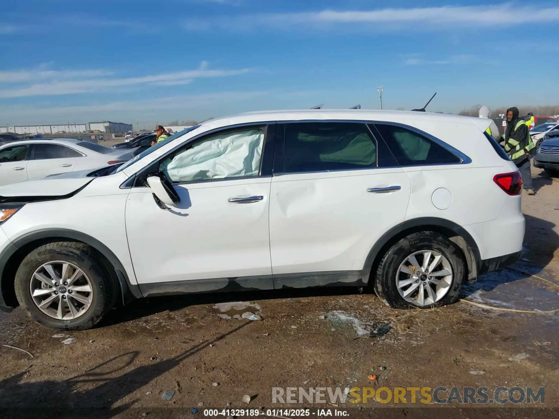 14 fotografías del automóvil dañado 5XYPG4A30KG436287 KIA SORENTO 2019
