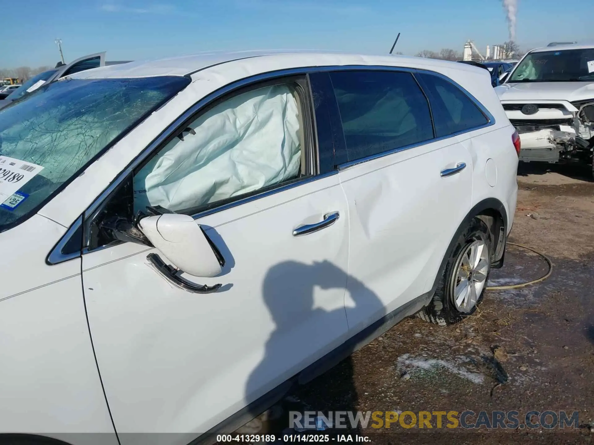 6 fotografías del automóvil dañado 5XYPG4A30KG436287 KIA SORENTO 2019