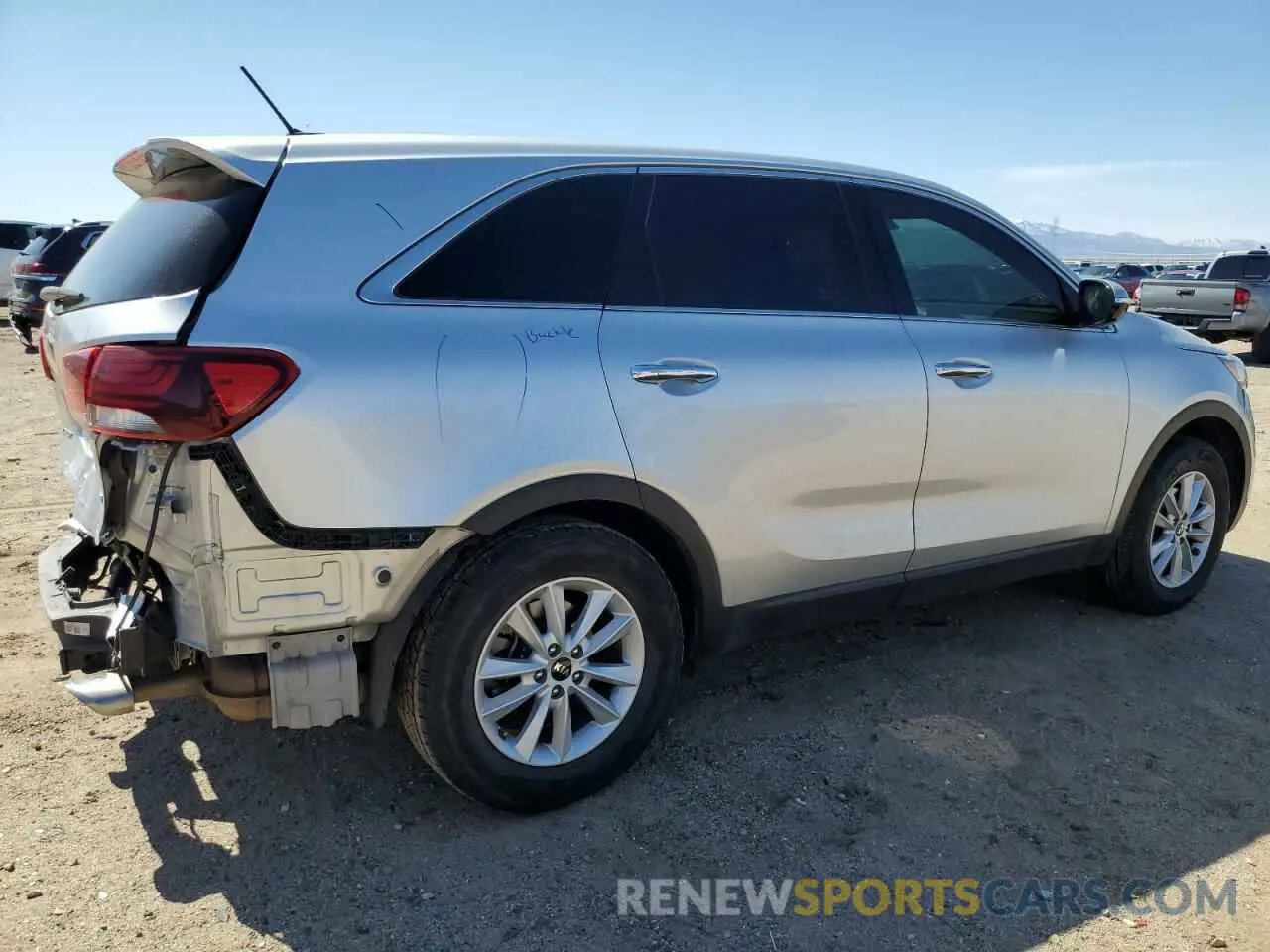 3 fotografías del automóvil dañado 5XYPG4A30KG449573 KIA SORENTO 2019