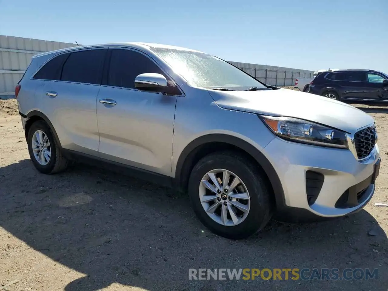 4 fotografías del automóvil dañado 5XYPG4A30KG449573 KIA SORENTO 2019