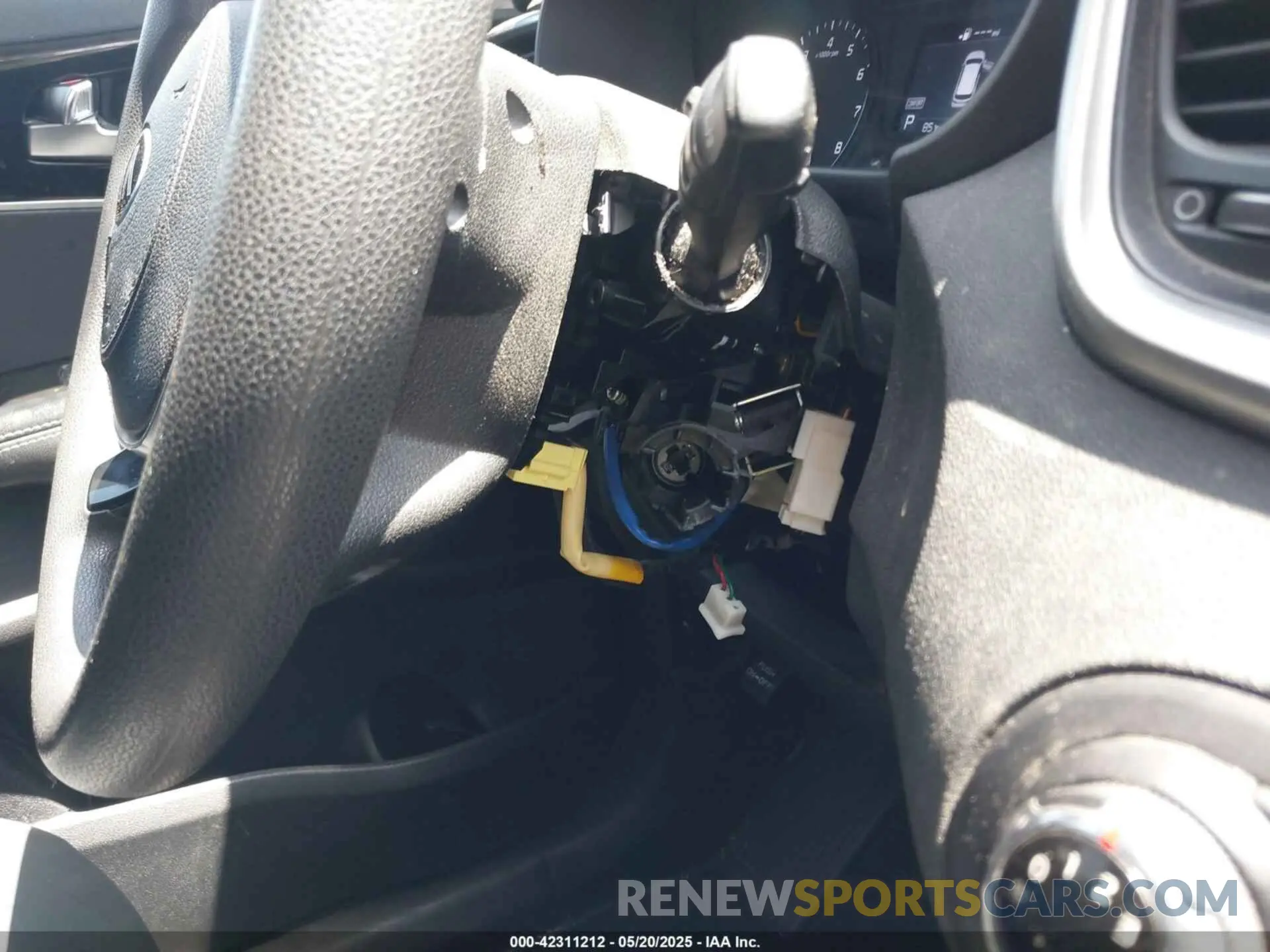 6 fotografías del automóvil dañado 5XYPG4A30KG476739 KIA SORENTO 2019