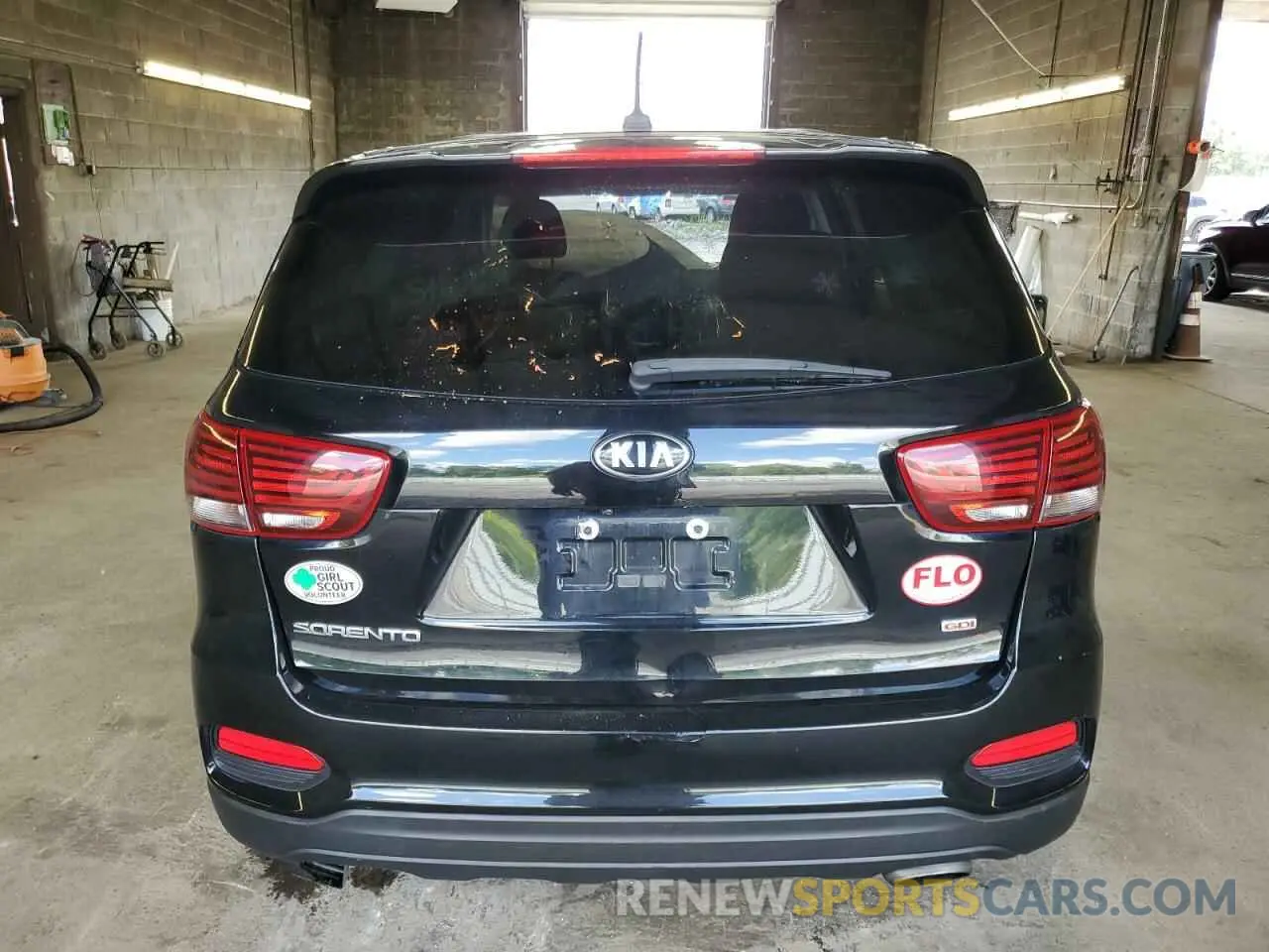 6 fotografías del automóvil dañado 5XYPG4A30KG509142 KIA SORENTO 2019