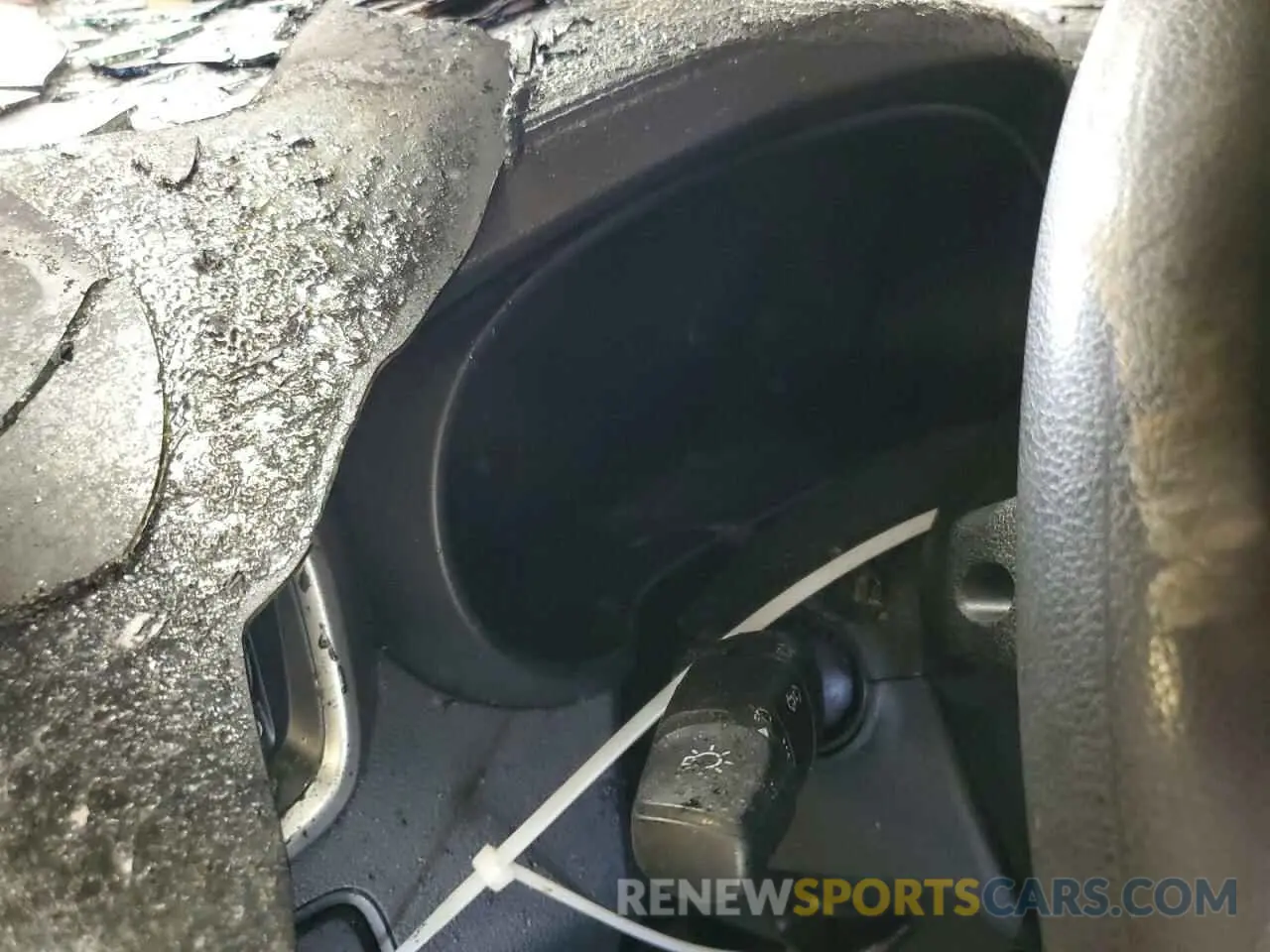 9 fotografías del automóvil dañado 5XYPG4A30KG509142 KIA SORENTO 2019