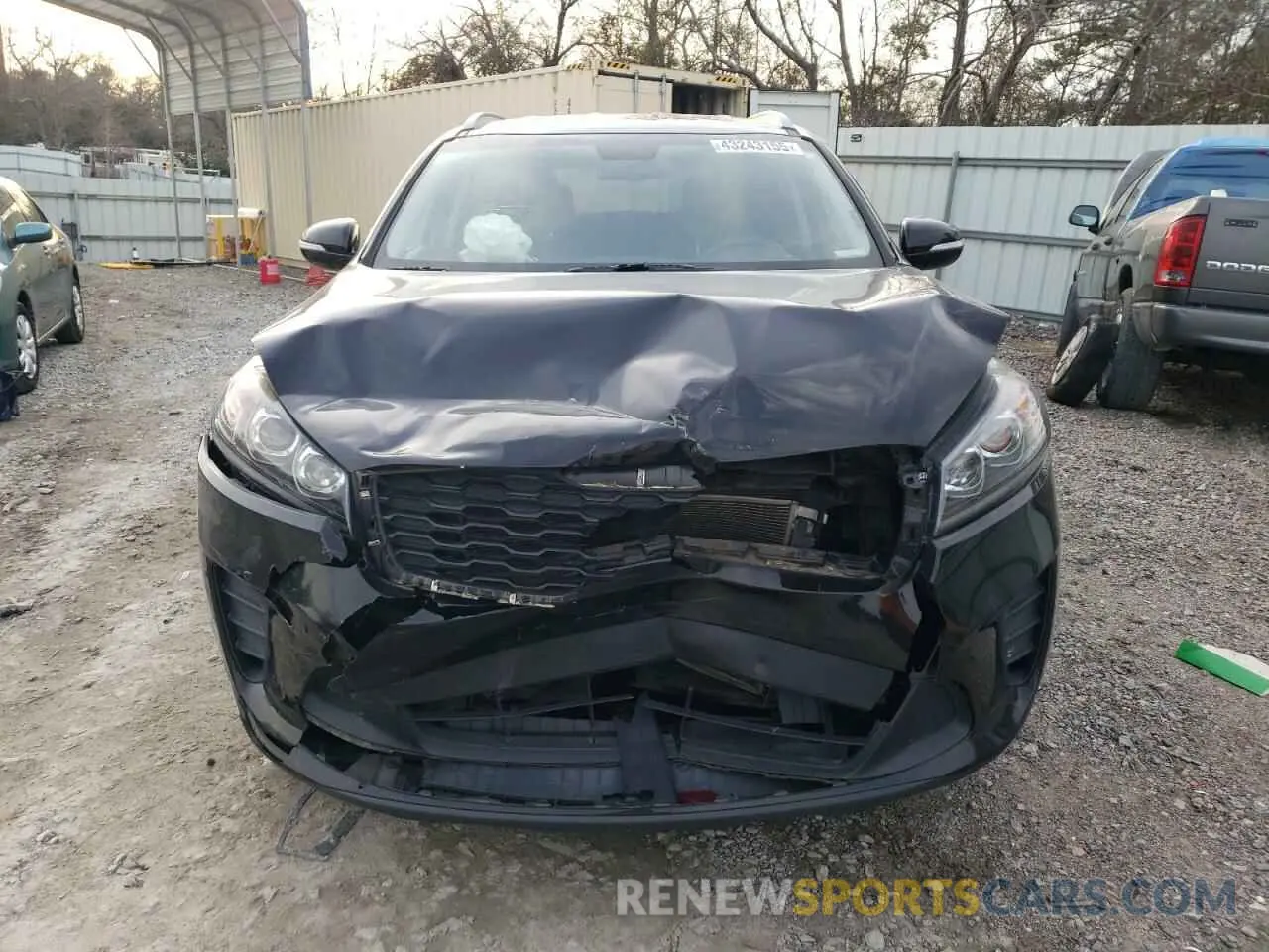 5 fotografías del automóvil dañado 5XYPG4A30KG546577 KIA SORENTO 2019