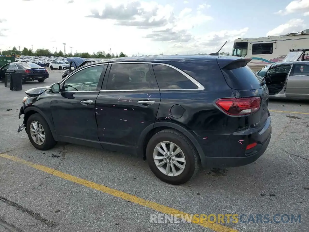 2 fotografías del automóvil dañado 5XYPG4A30KG551245 KIA SORENTO 2019