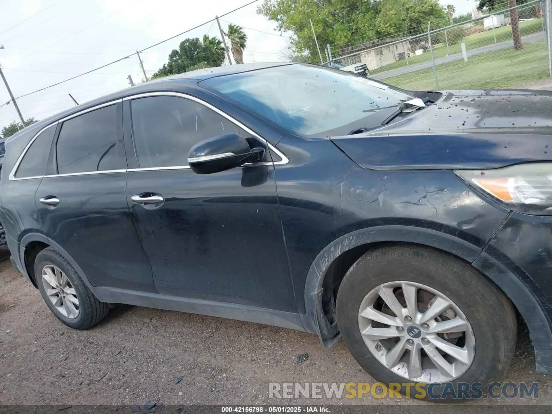 13 fotografías del automóvil dañado 5XYPG4A30KG560480 KIA SORENTO 2019