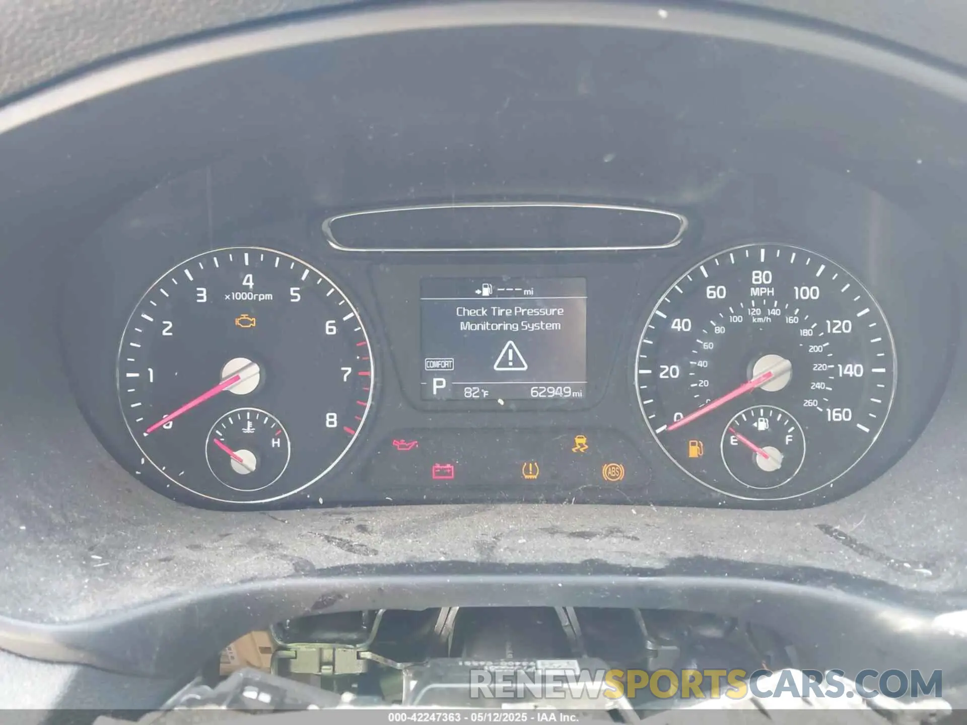 7 fotografías del automóvil dañado 5XYPG4A30KG574962 KIA SORENTO 2019