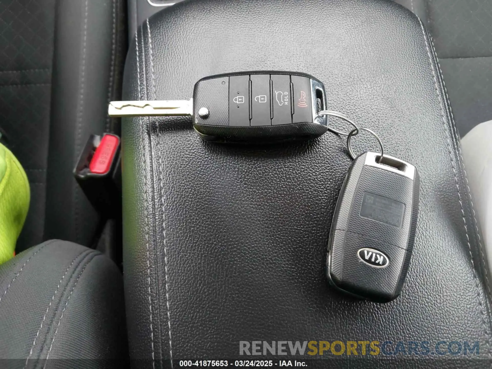11 fotografías del automóvil dañado 5XYPG4A30KG578171 KIA SORENTO 2019