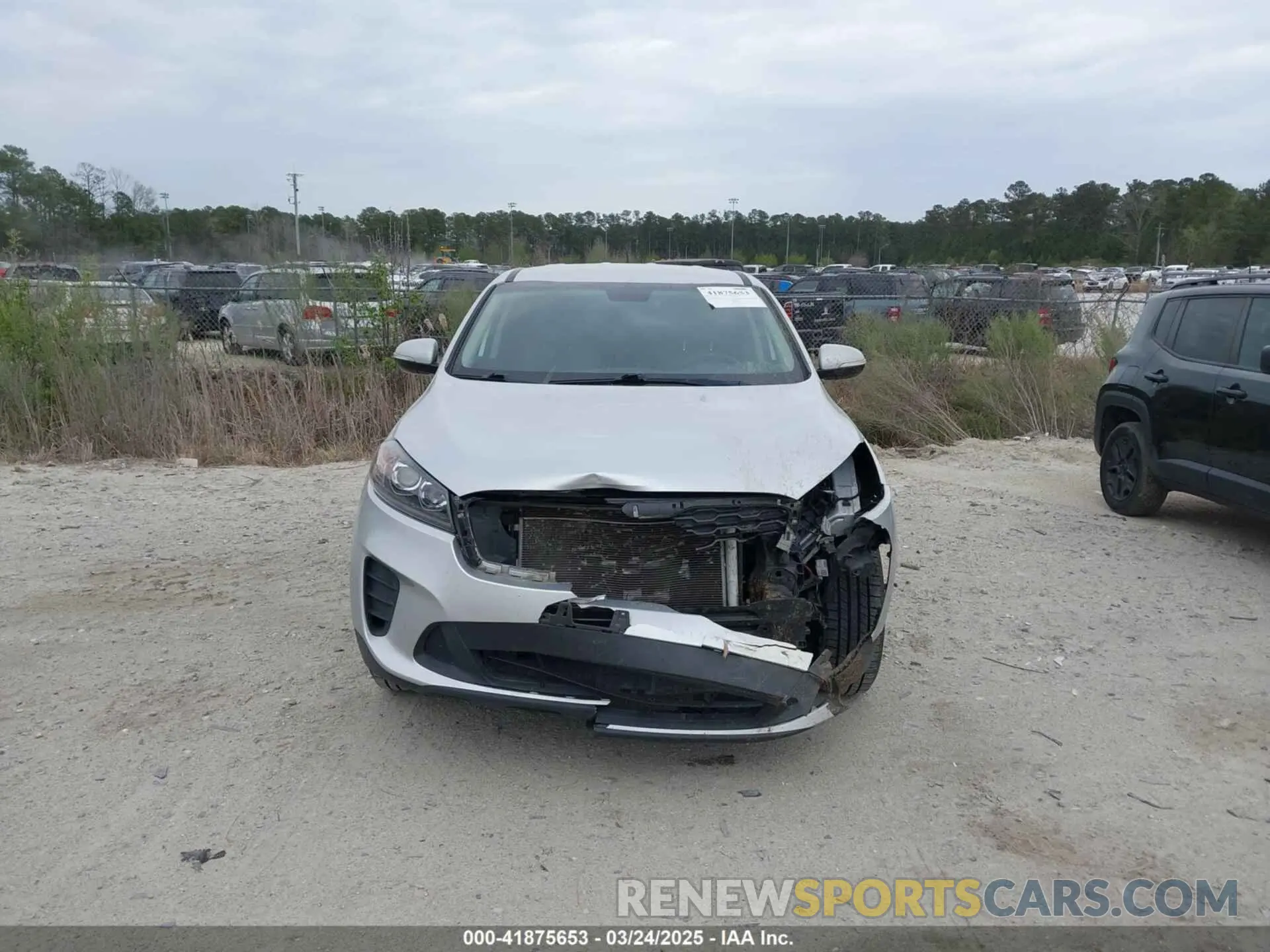 12 fotografías del automóvil dañado 5XYPG4A30KG578171 KIA SORENTO 2019