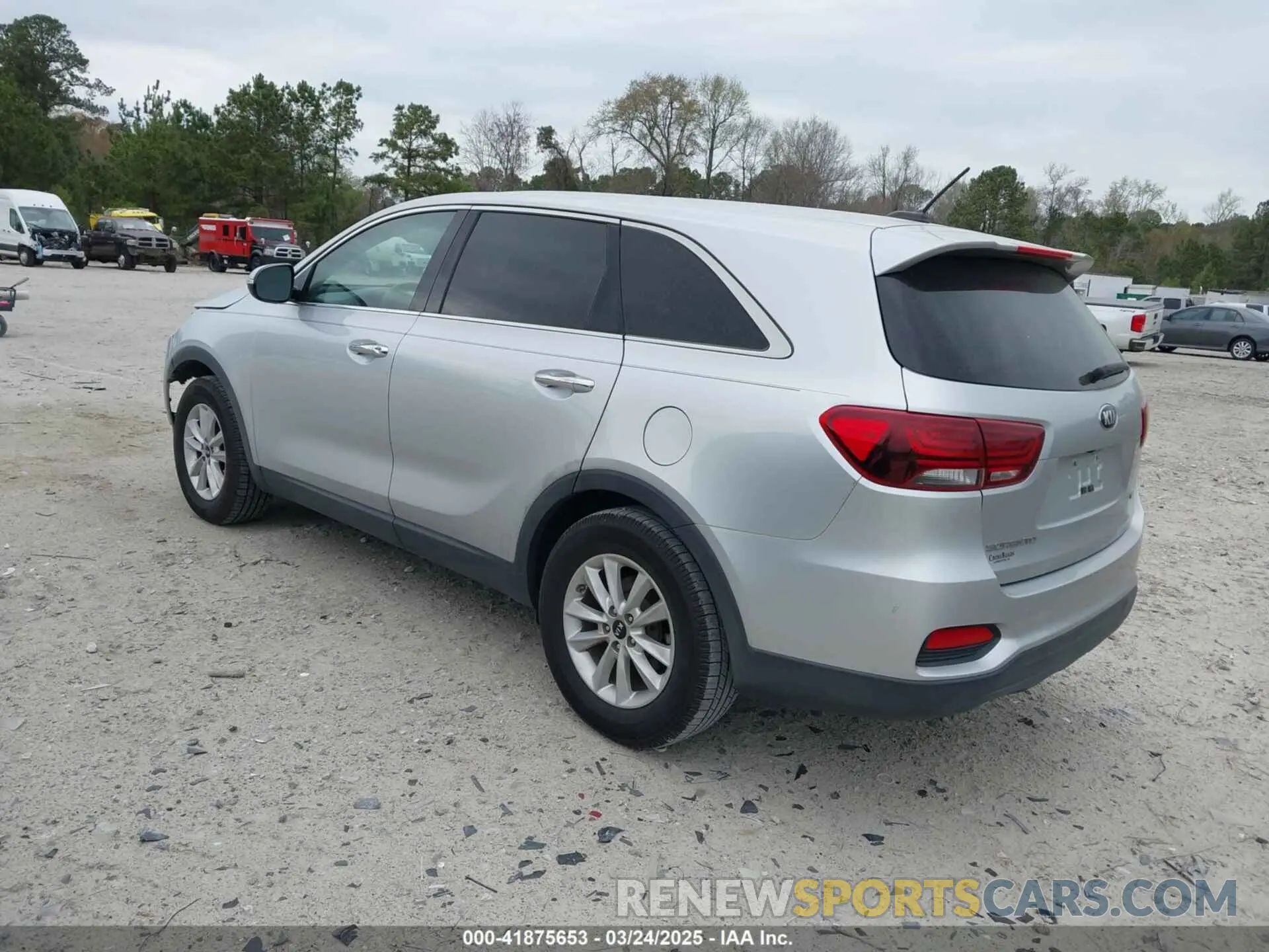 3 fotografías del automóvil dañado 5XYPG4A30KG578171 KIA SORENTO 2019