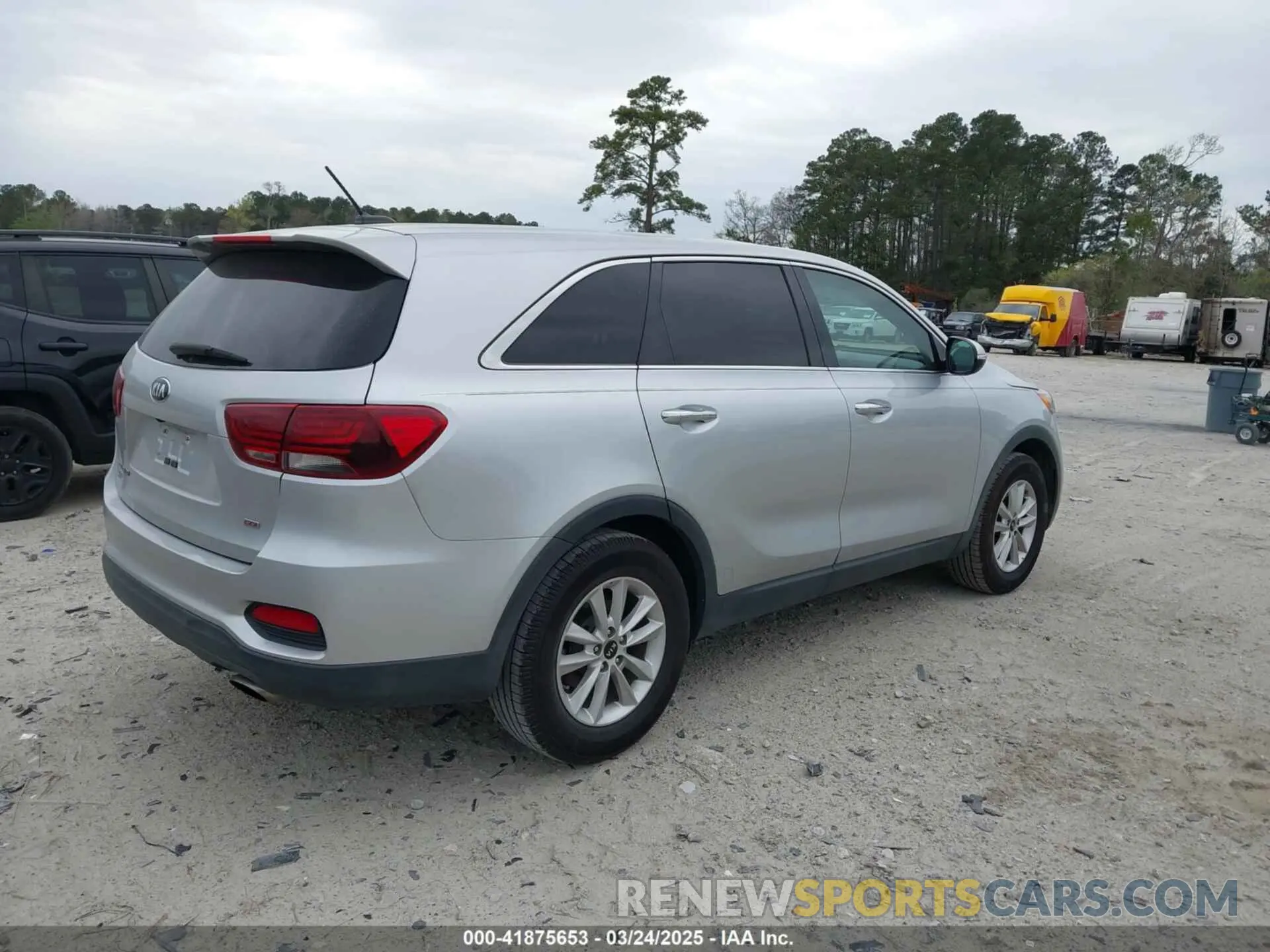4 fotografías del automóvil dañado 5XYPG4A30KG578171 KIA SORENTO 2019