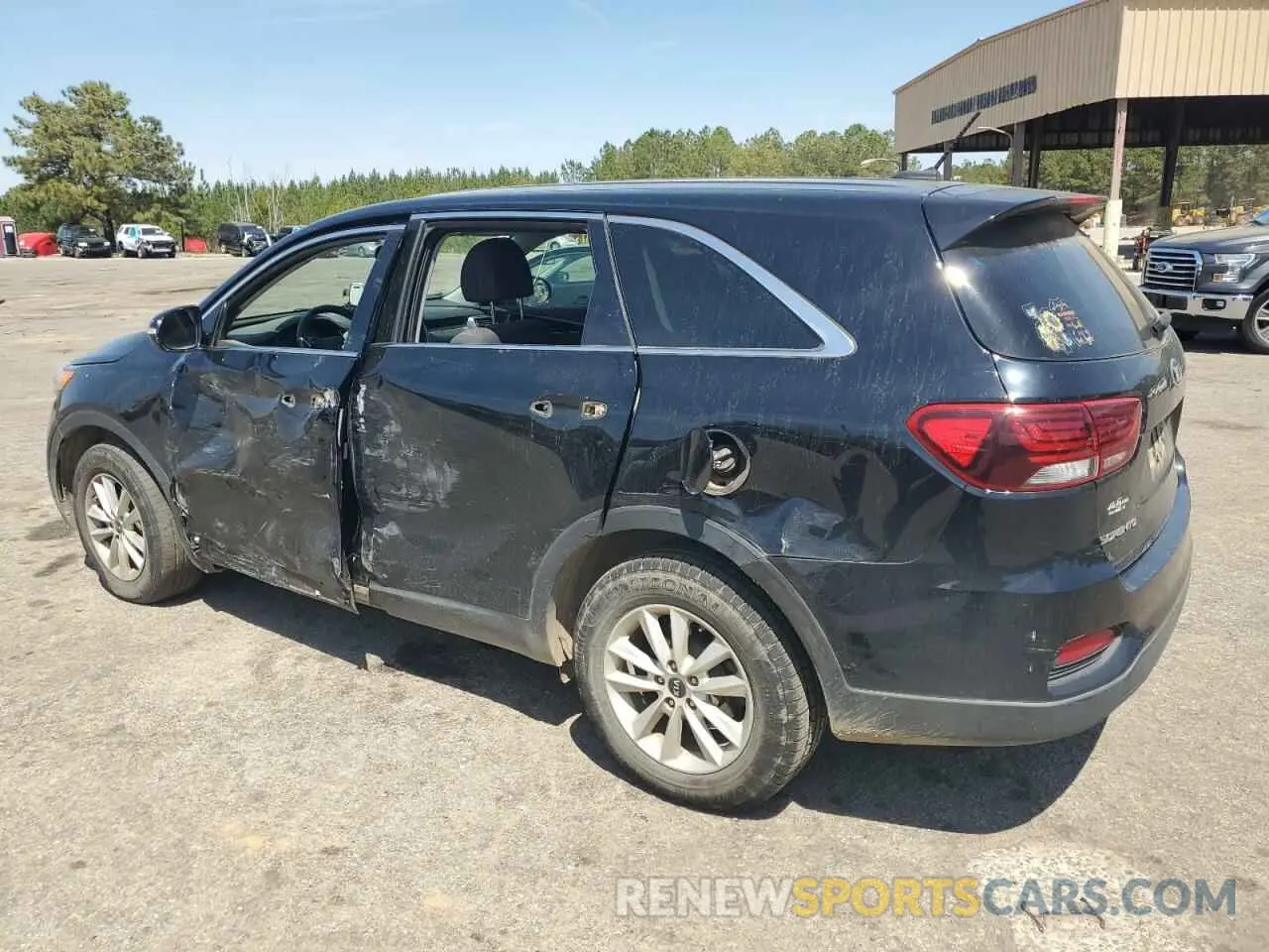 2 fotografías del automóvil dañado 5XYPG4A30KG595424 KIA SORENTO 2019