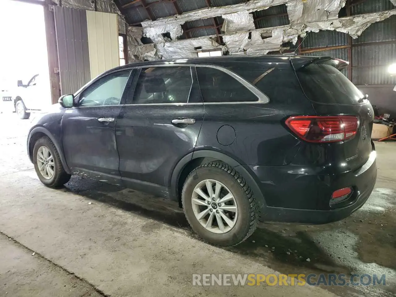 2 fotografías del automóvil dañado 5XYPG4A30KG595620 KIA SORENTO 2019