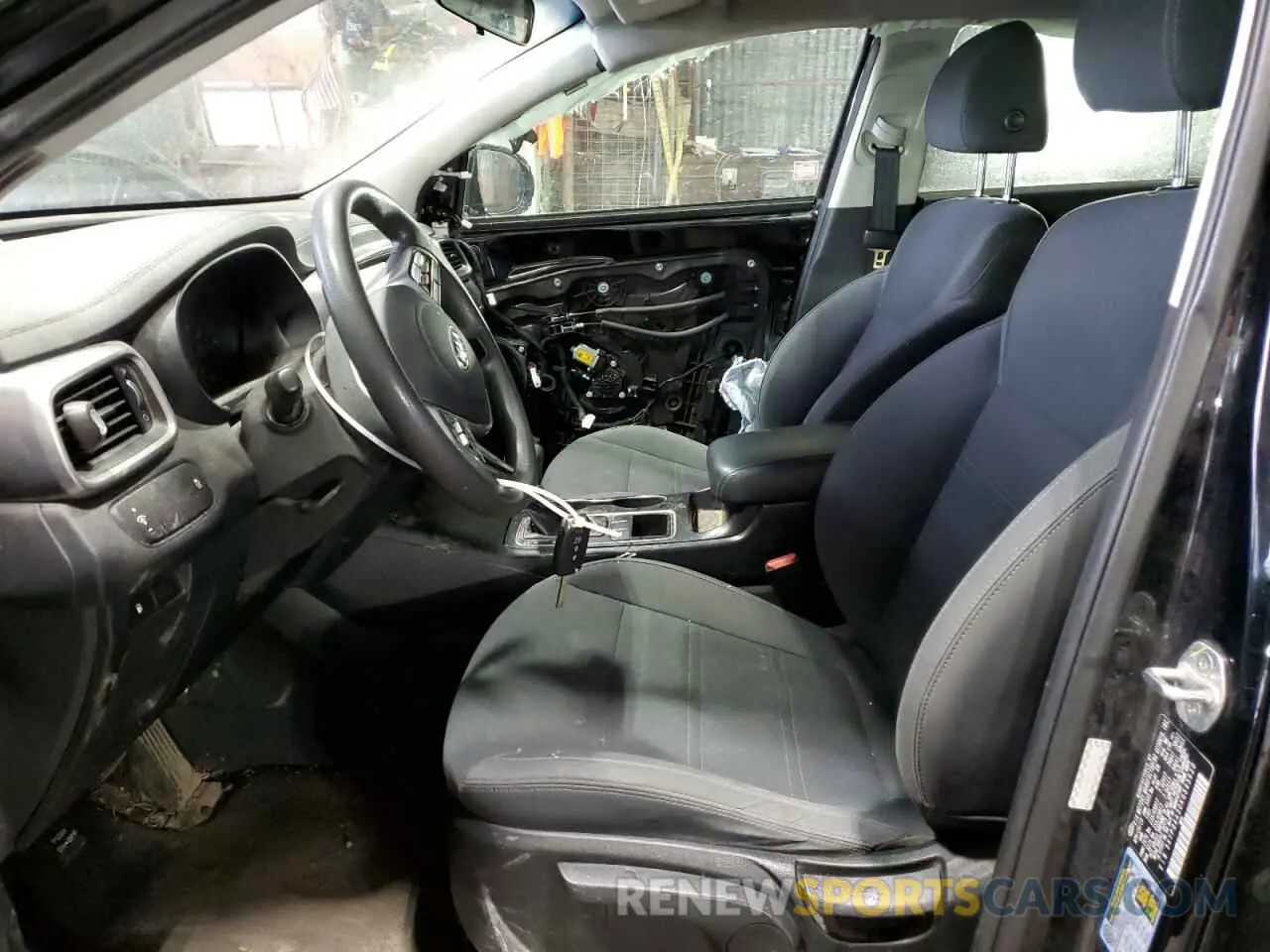 7 fotografías del automóvil dañado 5XYPG4A30KG595620 KIA SORENTO 2019