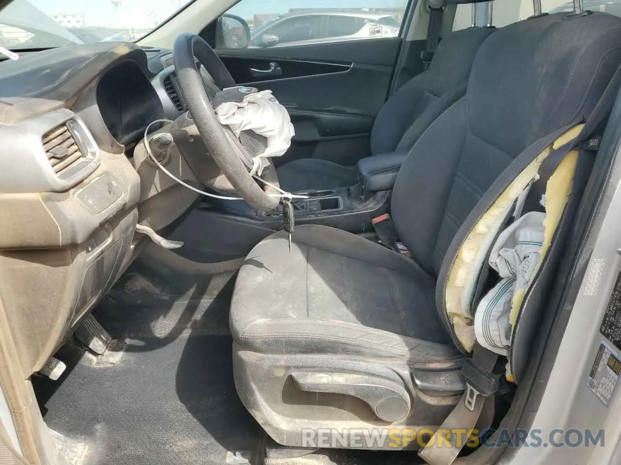 7 fotografías del automóvil dañado 5XYPG4A30KG610486 KIA SORENTO 2019