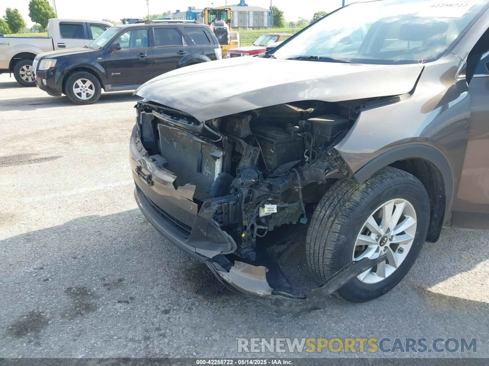 6 fotografías del automóvil dañado 5XYPG4A31KG449825 KIA SORENTO 2019