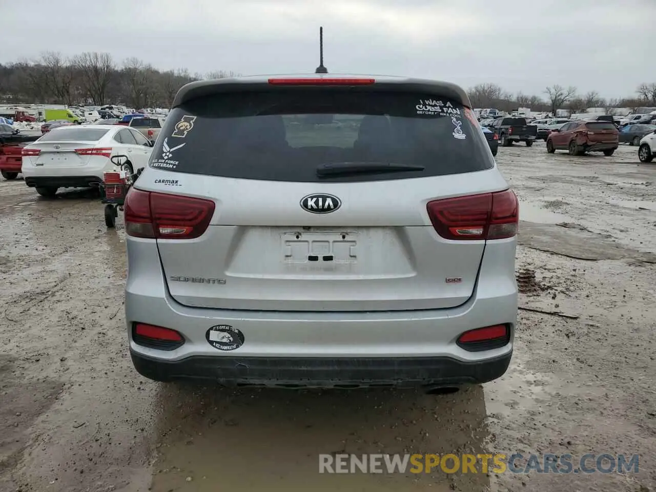 6 fotografías del automóvil dañado 5XYPG4A31KG464406 KIA SORENTO 2019