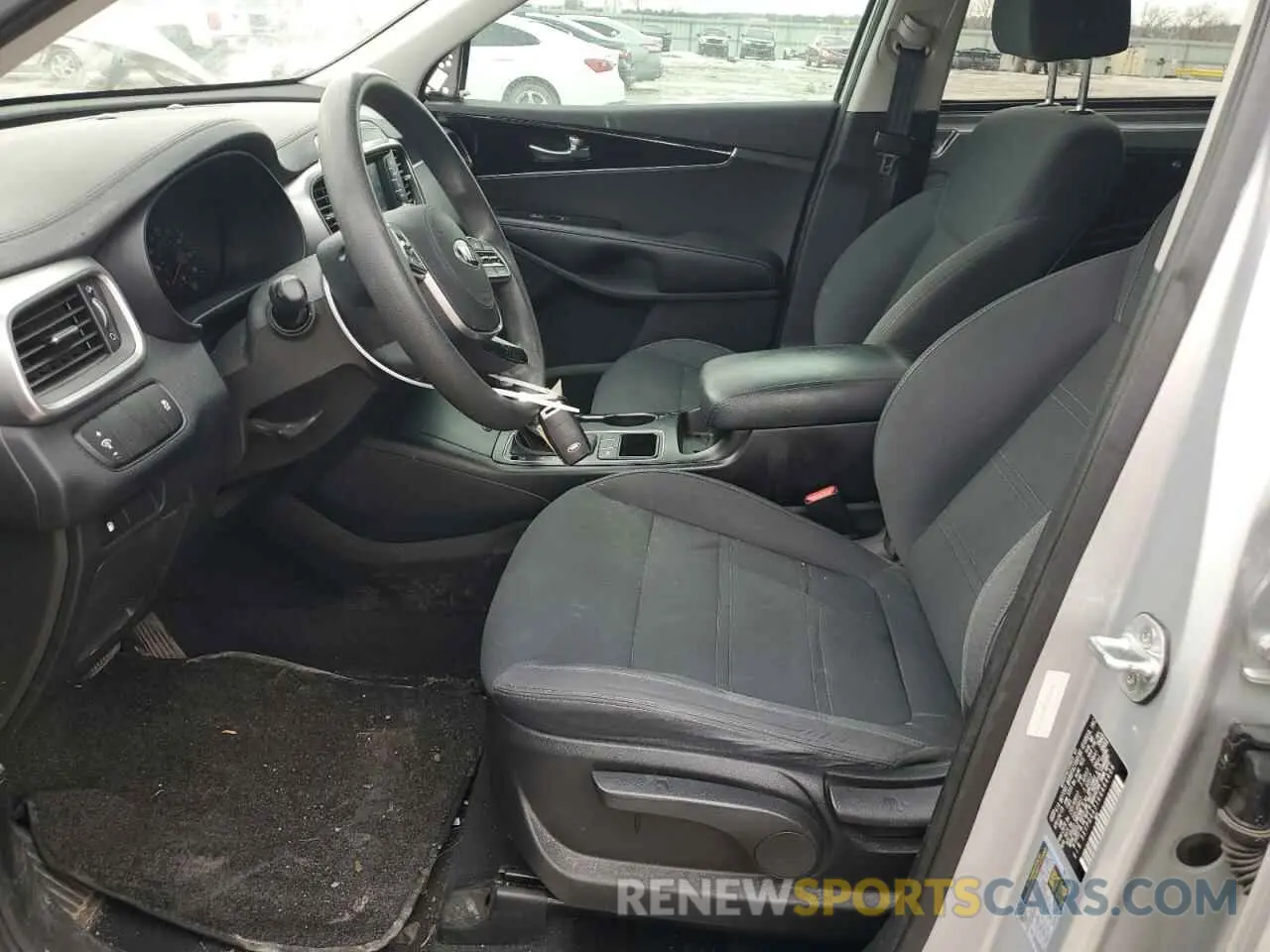 7 fotografías del automóvil dañado 5XYPG4A31KG464406 KIA SORENTO 2019