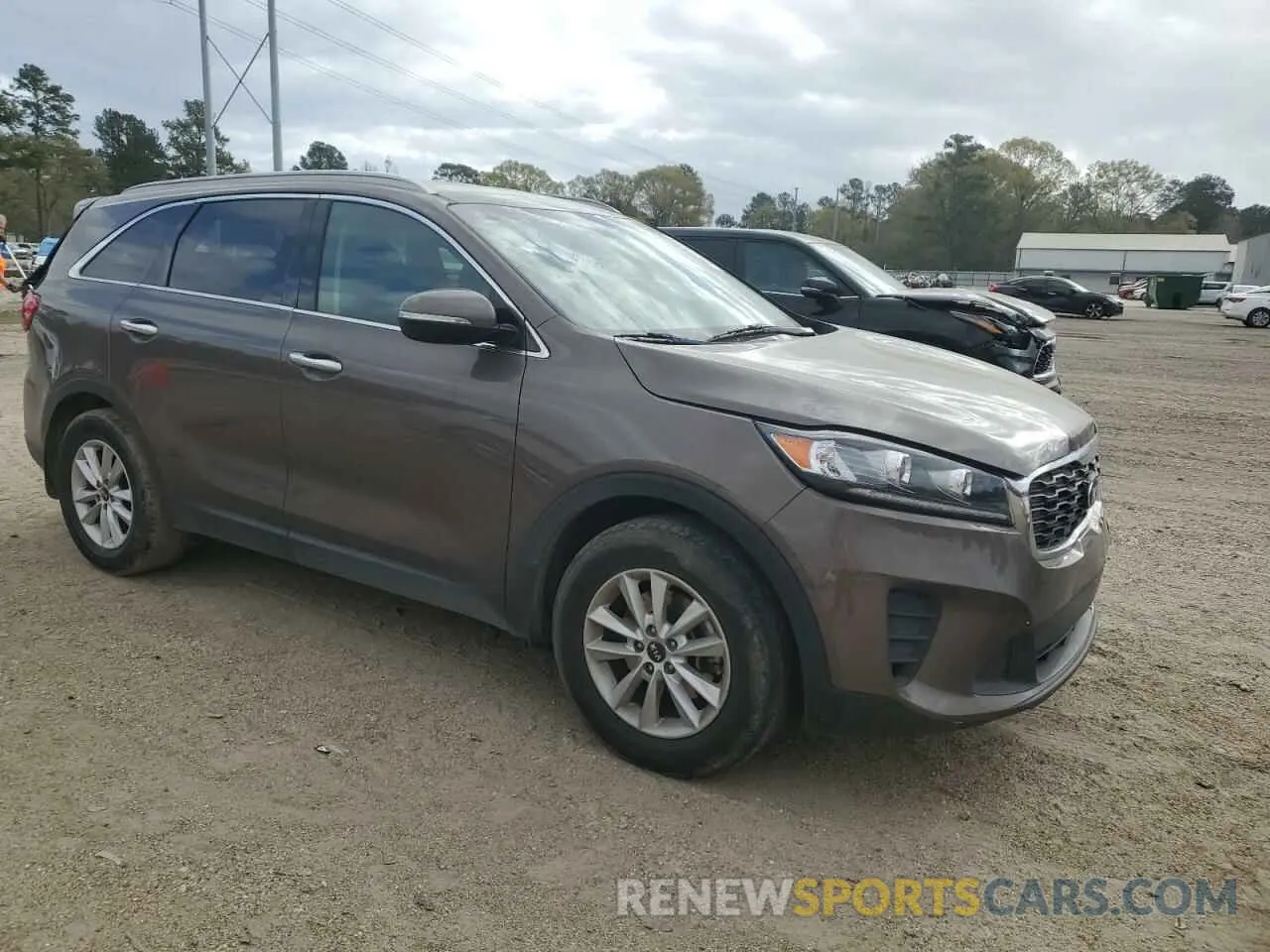 4 fotografías del automóvil dañado 5XYPG4A31KG572525 KIA SORENTO 2019