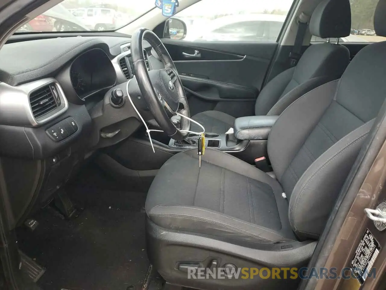 7 fotografías del automóvil dañado 5XYPG4A31KG572525 KIA SORENTO 2019