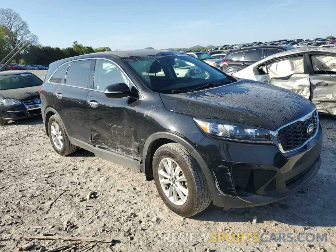 4 fotografías del automóvil dañado 5XYPG4A31KG585341 KIA SORENTO 2019