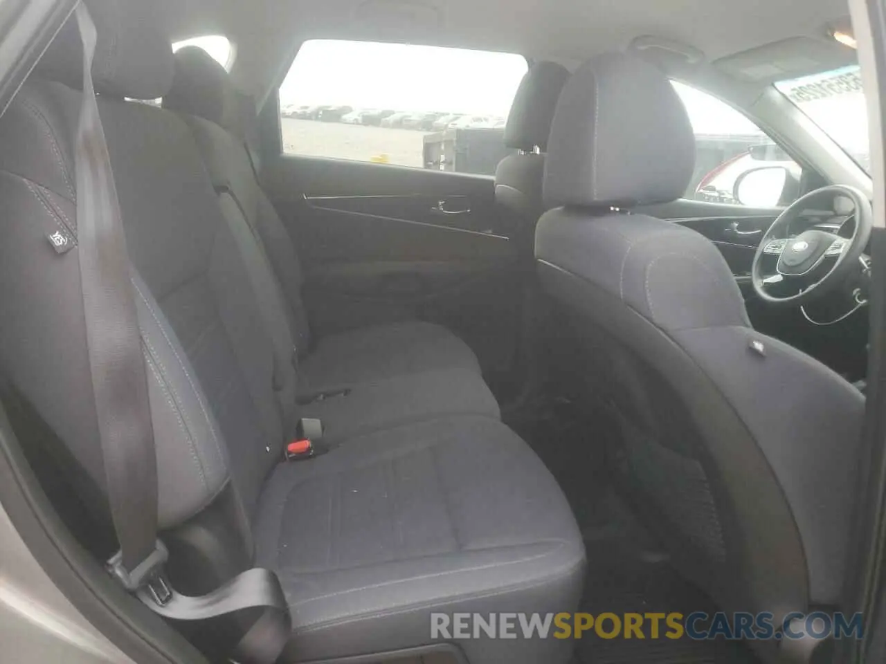 11 fotografías del automóvil dañado 5XYPG4A32KG436145 KIA SORENTO 2019