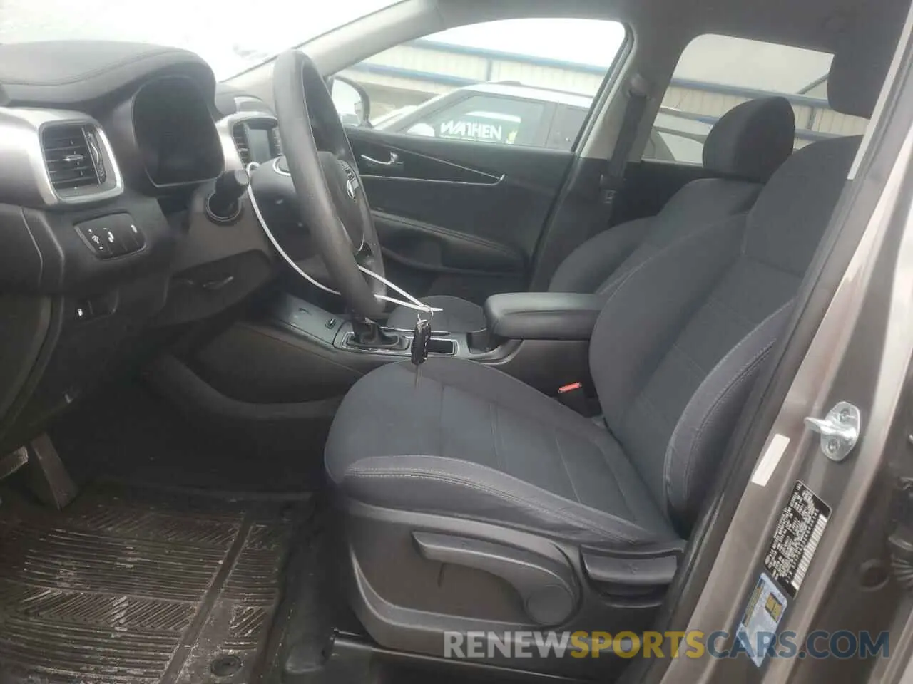 7 fotografías del automóvil dañado 5XYPG4A32KG436145 KIA SORENTO 2019