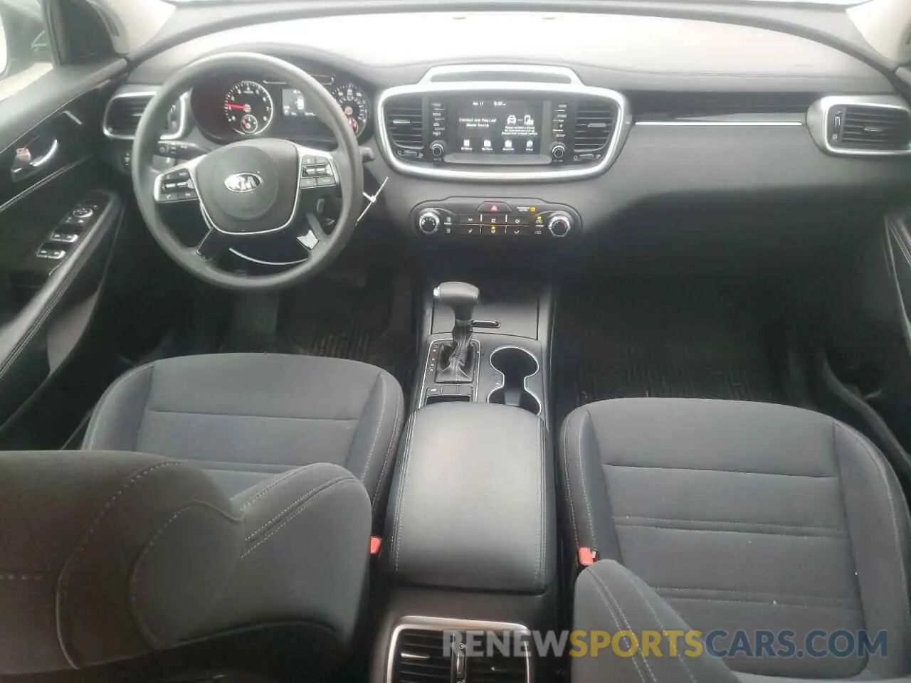 8 fotografías del automóvil dañado 5XYPG4A32KG436145 KIA SORENTO 2019