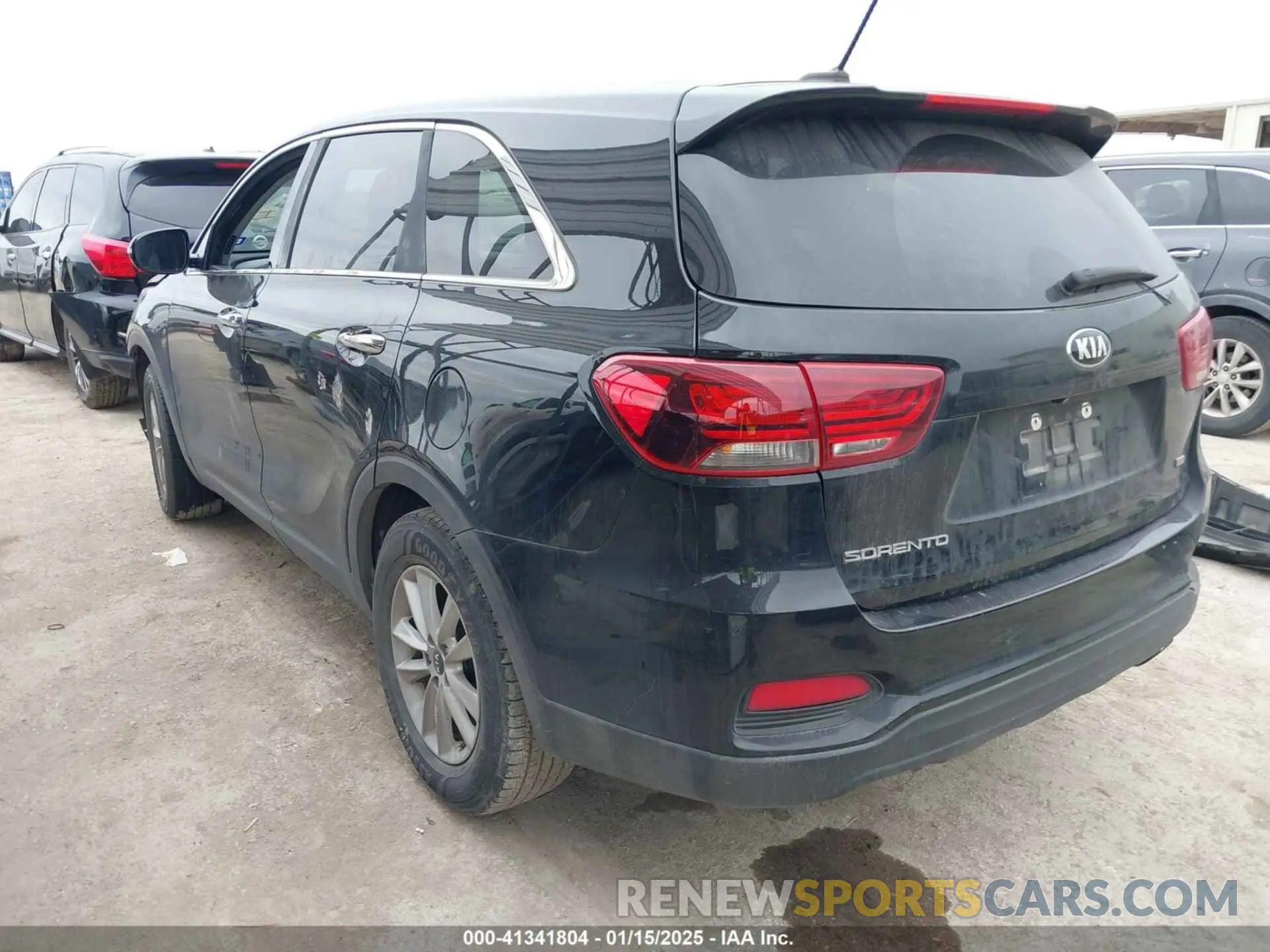 3 fotografías del automóvil dañado 5XYPG4A32KG467377 KIA SORENTO 2019