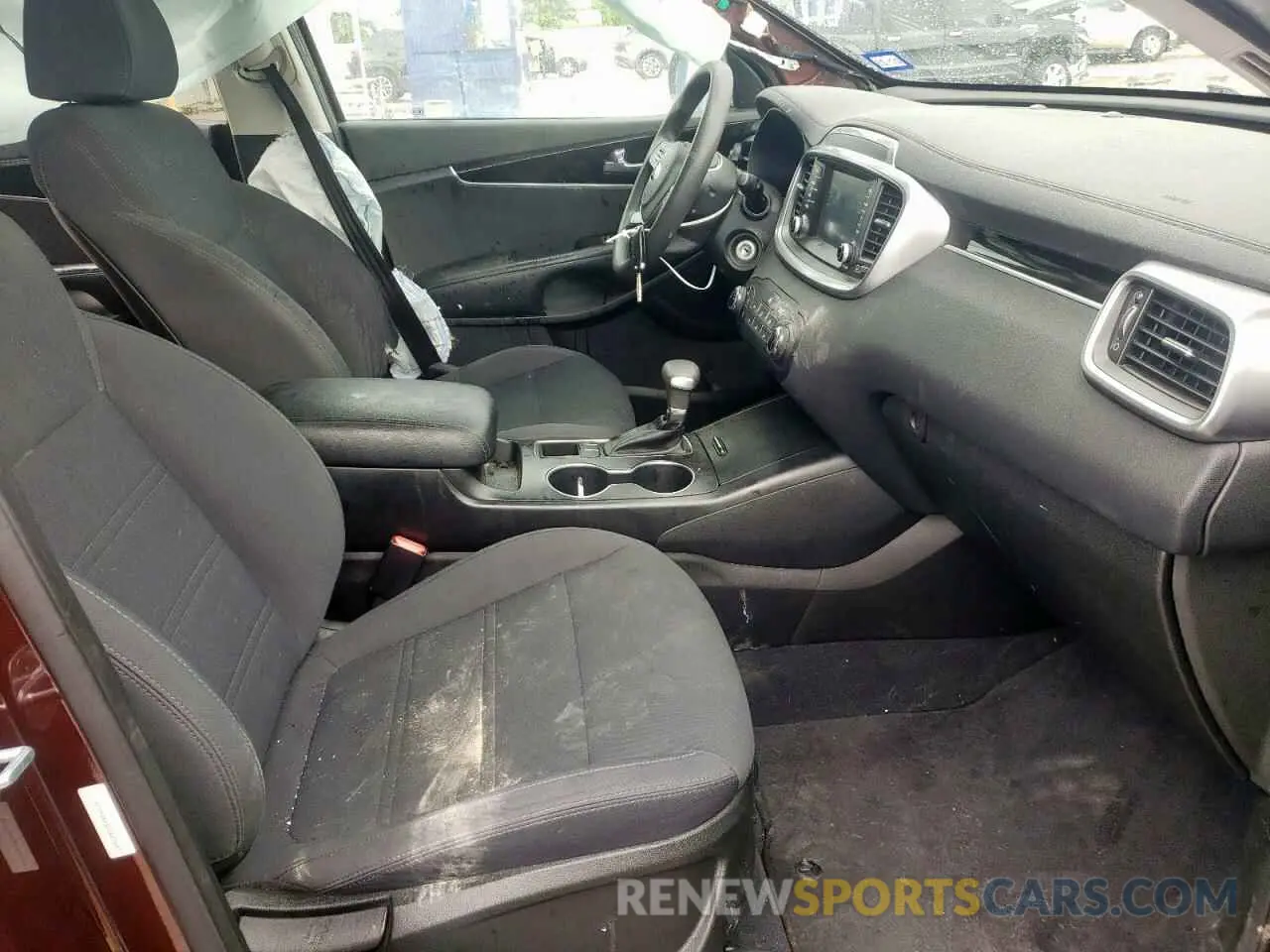 7 fotografías del automóvil dañado 5XYPG4A32KG476077 KIA SORENTO 2019