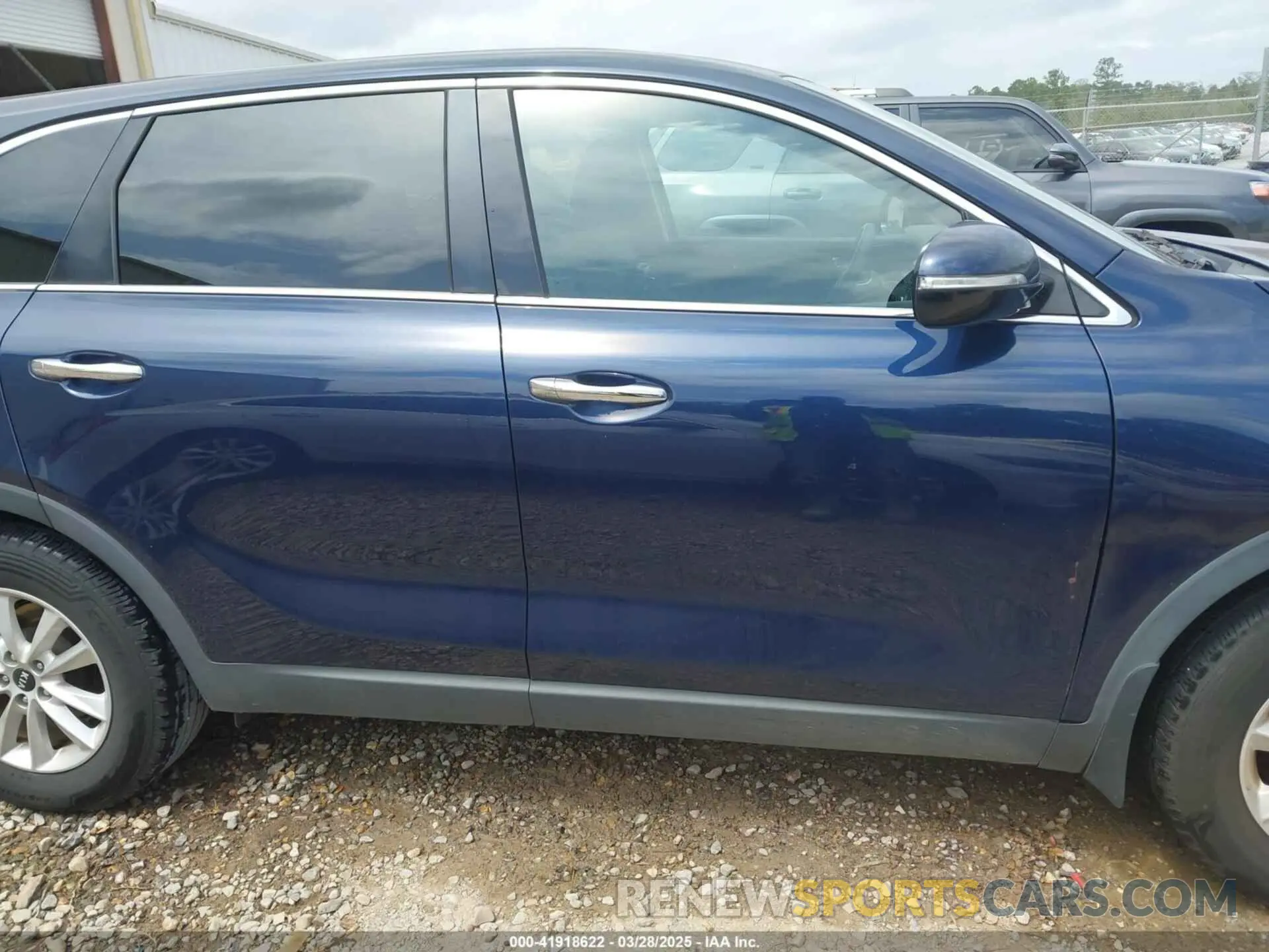 12 fotografías del automóvil dañado 5XYPG4A32KG505075 KIA SORENTO 2019