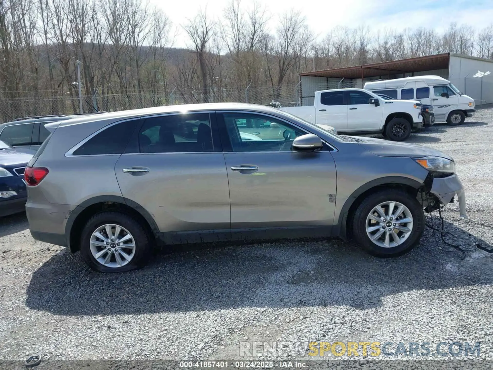 13 fotografías del automóvil dañado 5XYPG4A32KG512687 KIA SORENTO 2019