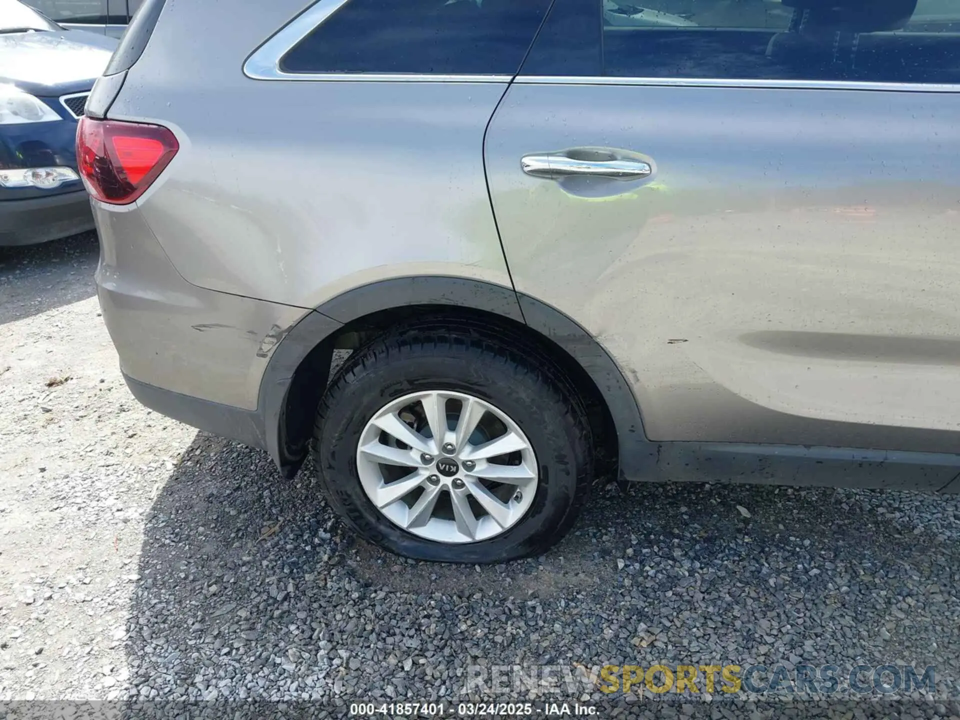 19 fotografías del automóvil dañado 5XYPG4A32KG512687 KIA SORENTO 2019