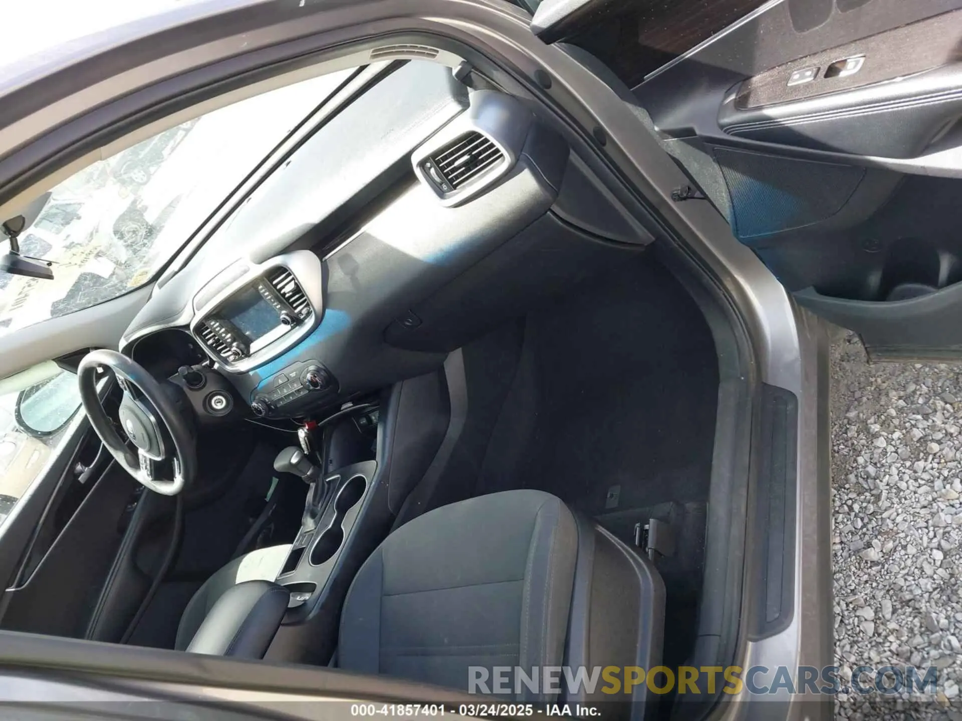 5 fotografías del automóvil dañado 5XYPG4A32KG512687 KIA SORENTO 2019