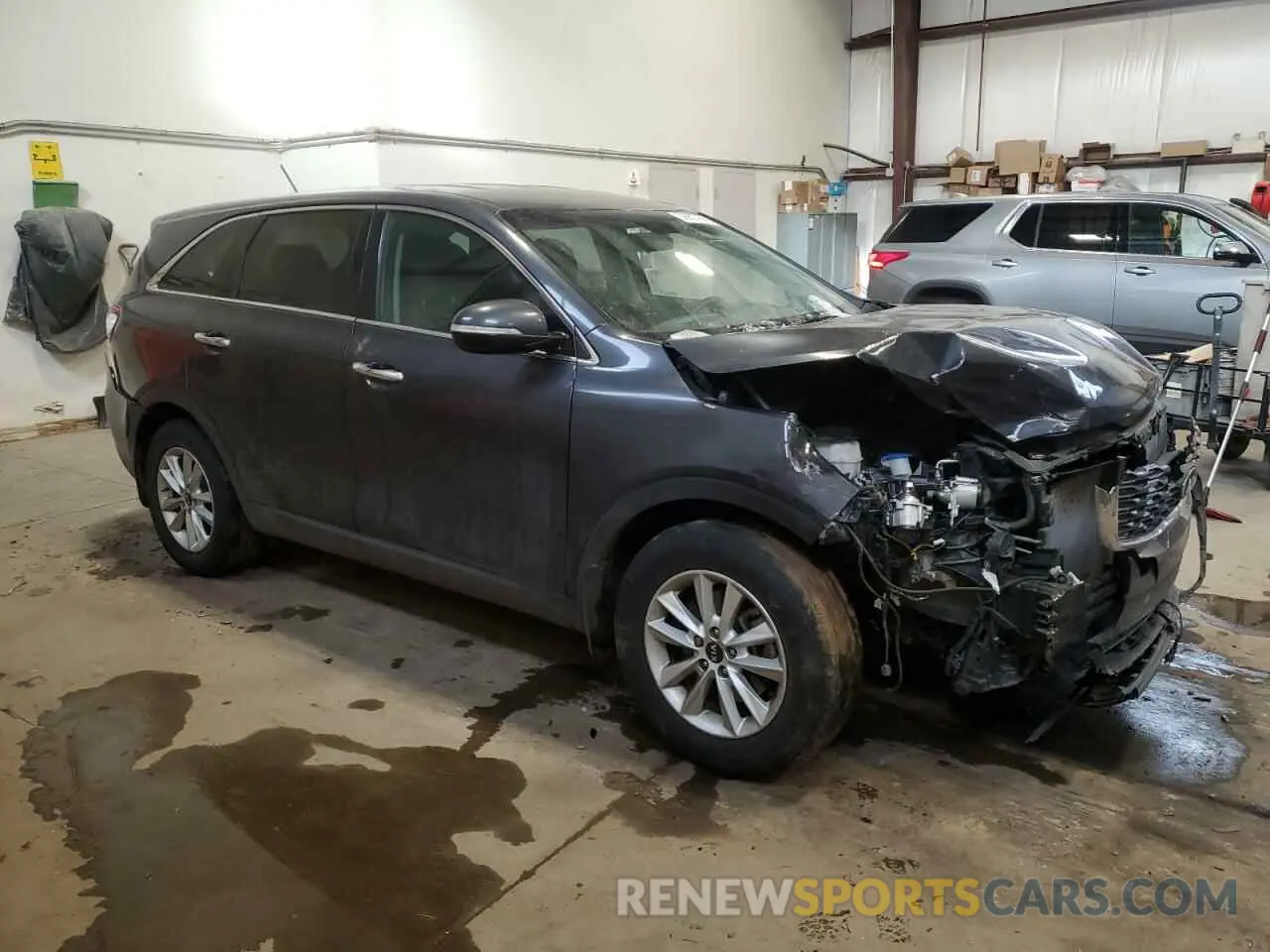 4 fotografías del automóvil dañado 5XYPG4A32KG548492 KIA SORENTO 2019