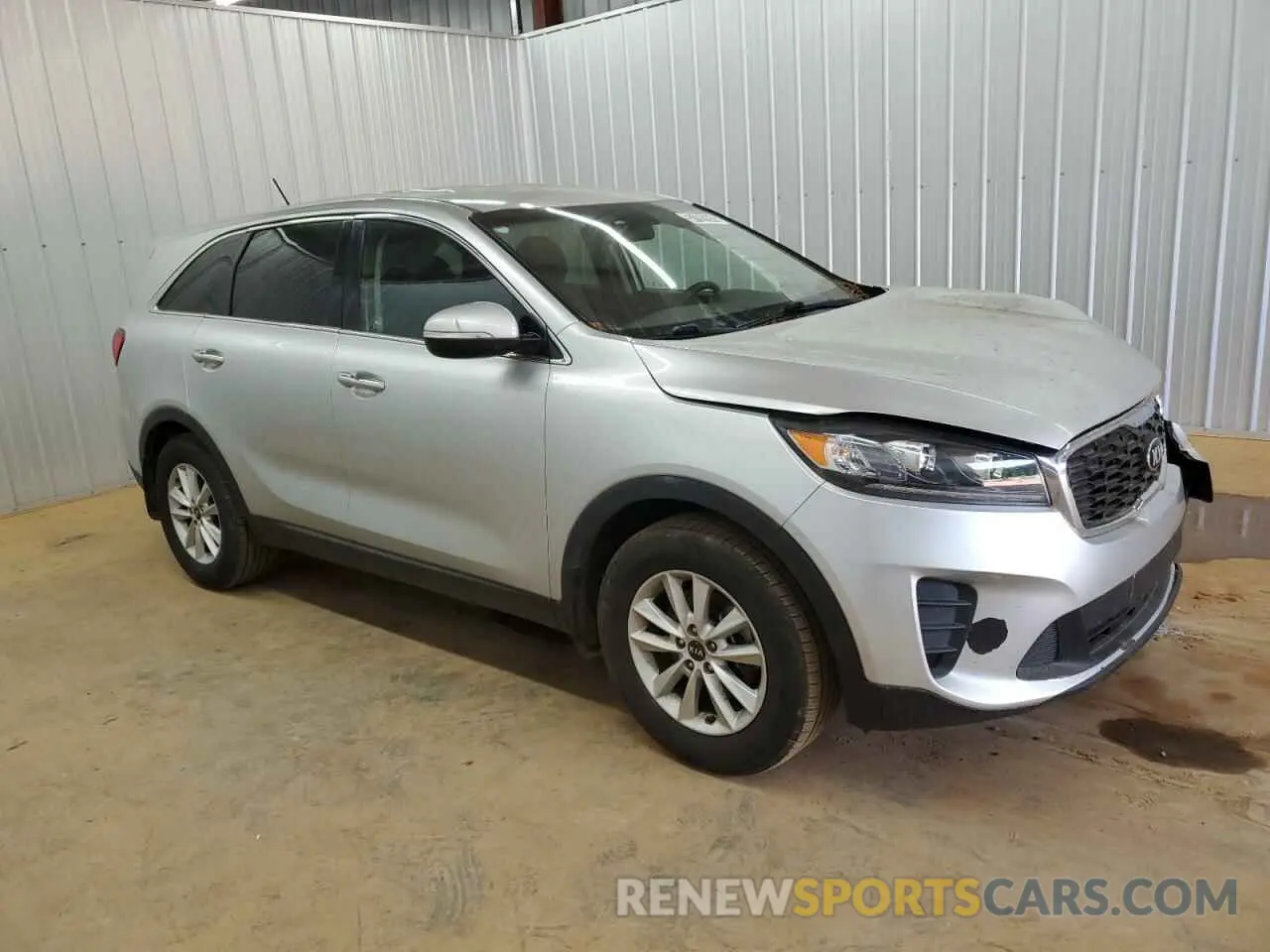 4 fotografías del automóvil dañado 5XYPG4A32KG583114 KIA SORENTO 2019