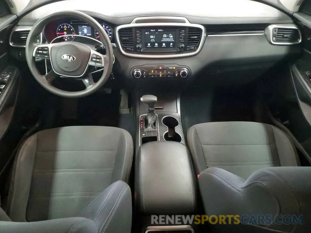 8 fotografías del automóvil dañado 5XYPG4A32KG583114 KIA SORENTO 2019