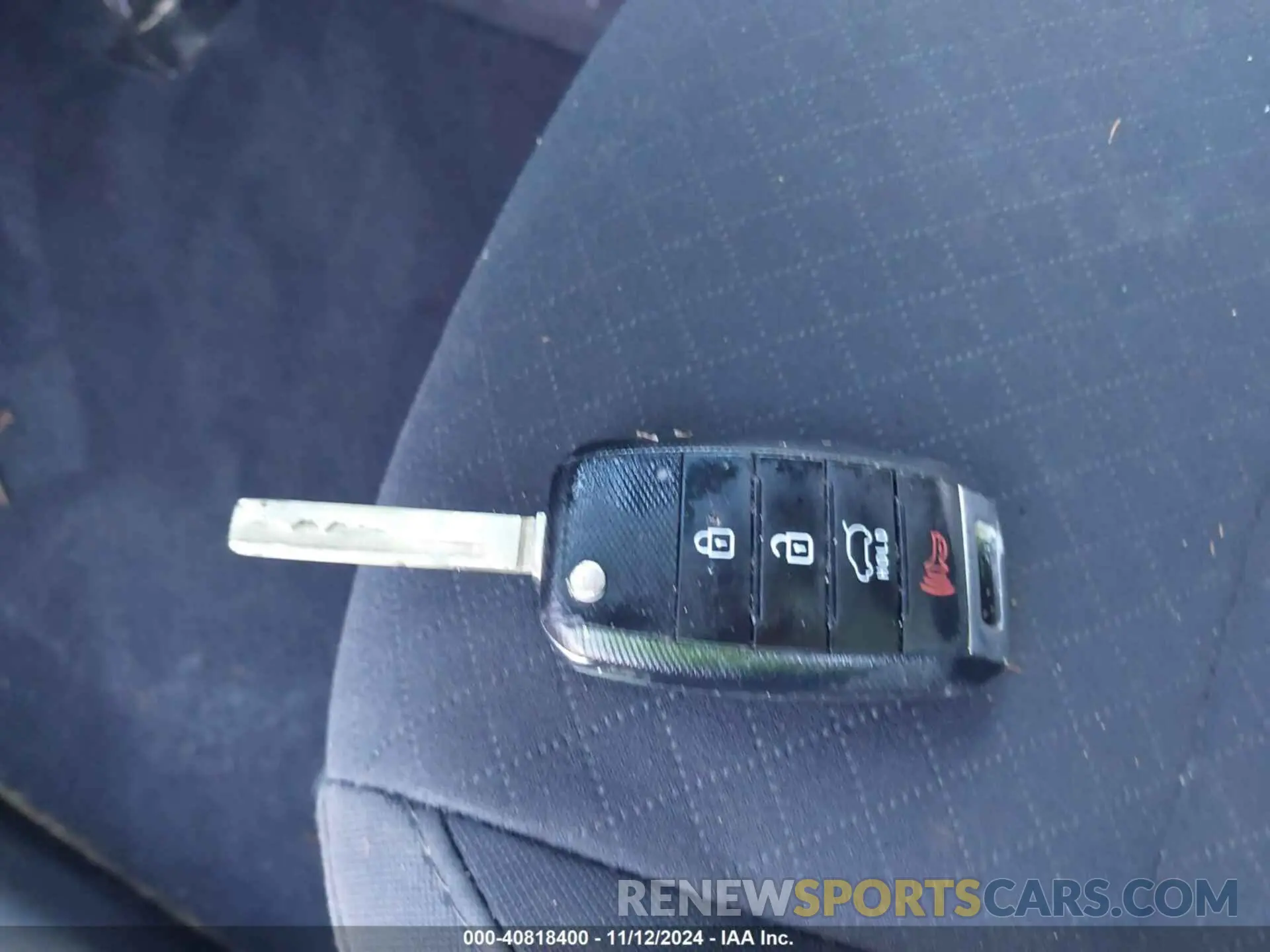 10 fotografías del automóvil dañado 5XYPG4A32KG583159 KIA SORENTO 2019