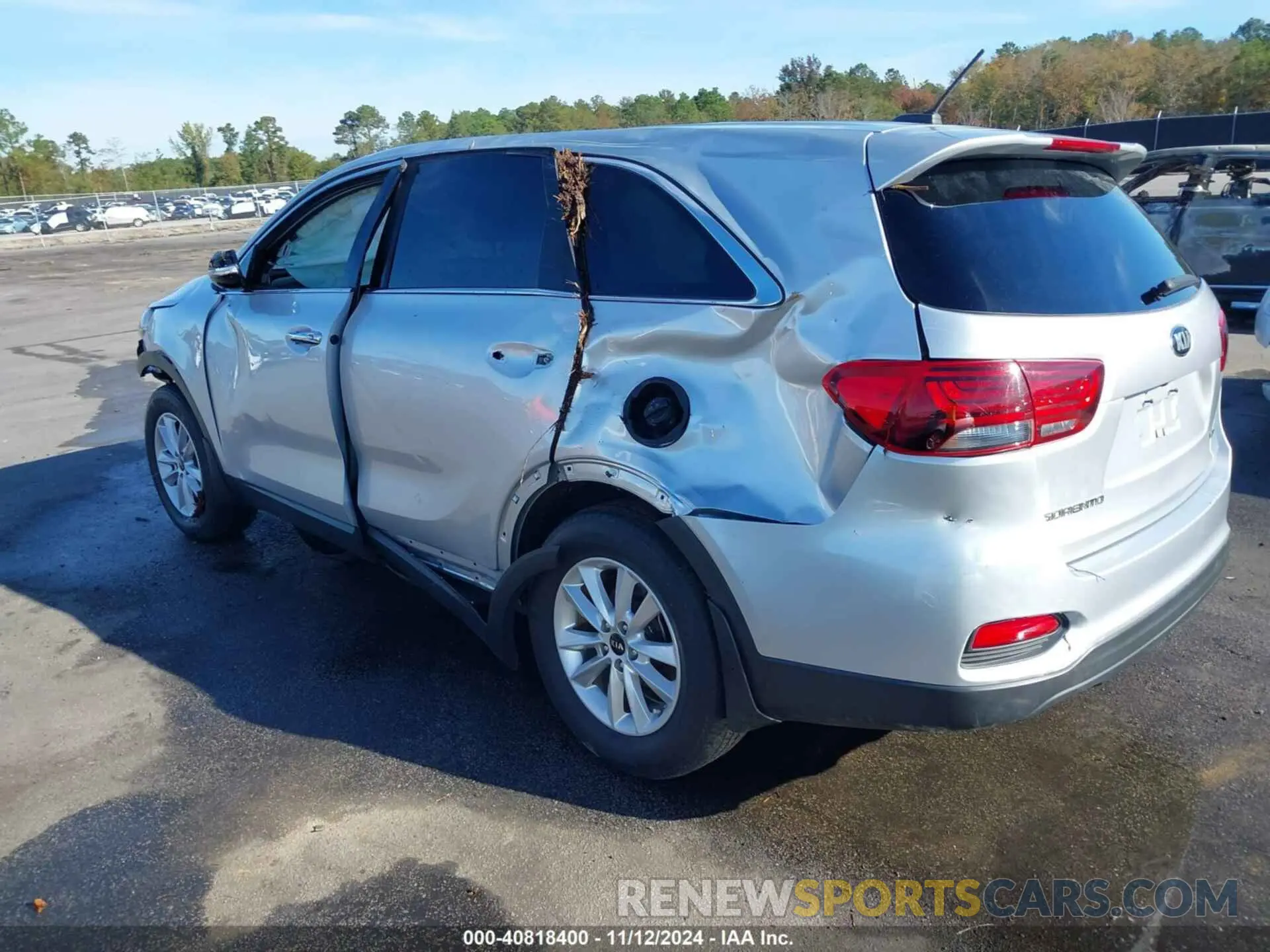 3 fotografías del automóvil dañado 5XYPG4A32KG583159 KIA SORENTO 2019
