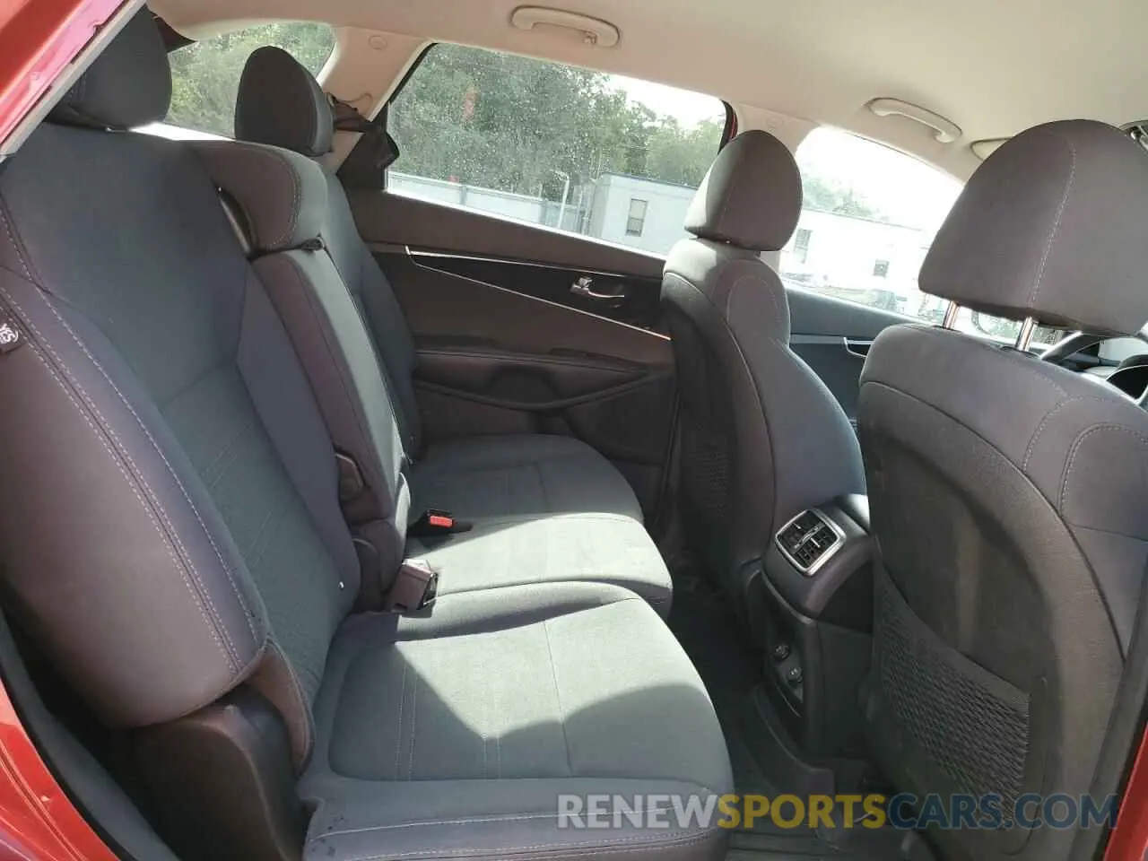 11 fotografías del automóvil dañado 5XYPG4A33KG514514 KIA SORENTO 2019