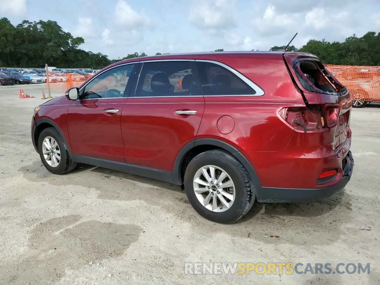 2 fotografías del automóvil dañado 5XYPG4A33KG514514 KIA SORENTO 2019