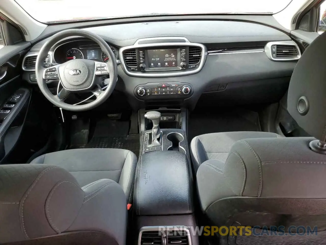8 fotografías del automóvil dañado 5XYPG4A33KG514514 KIA SORENTO 2019