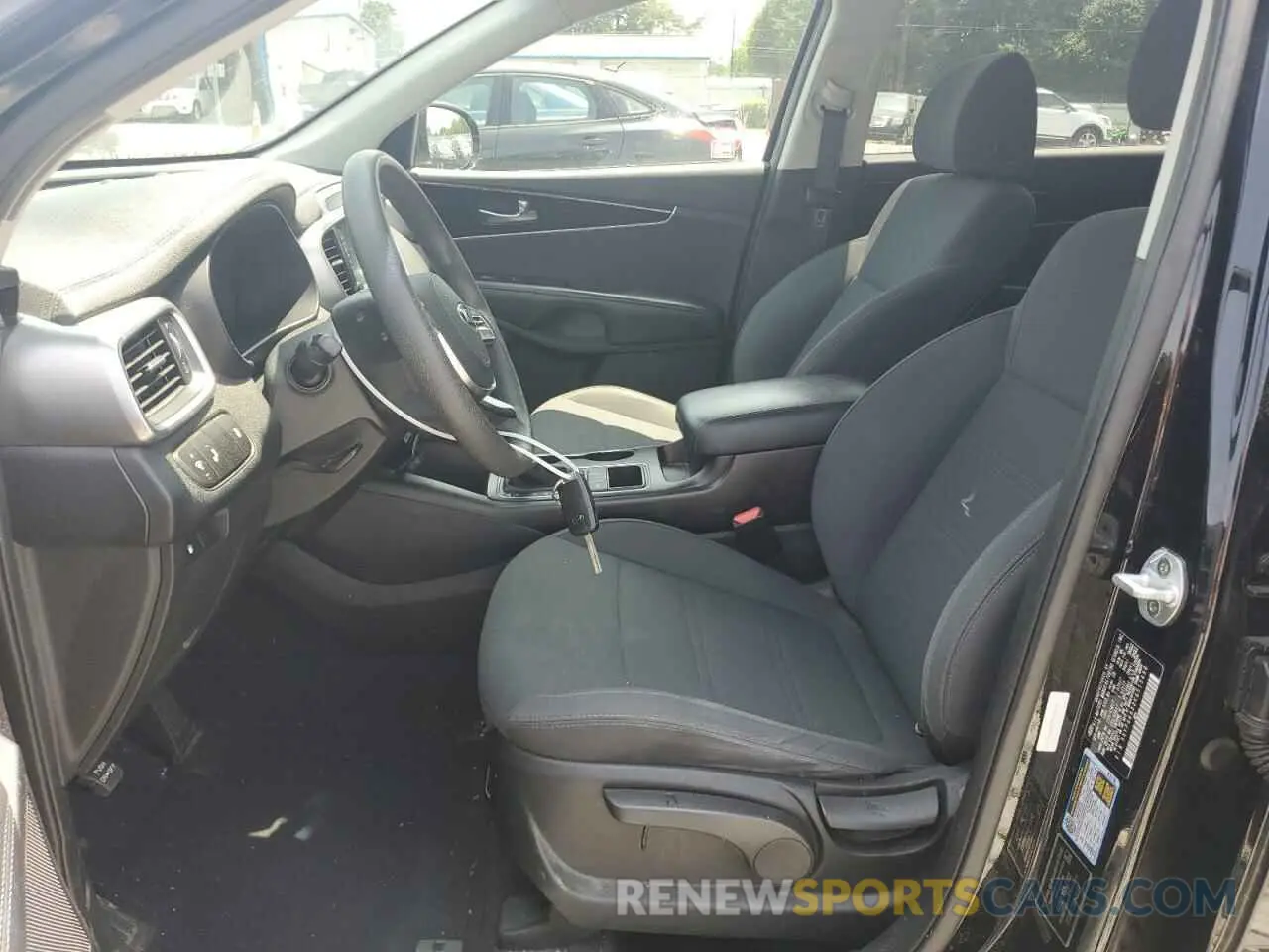 7 fotografías del automóvil dañado 5XYPG4A33KG515498 KIA SORENTO 2019