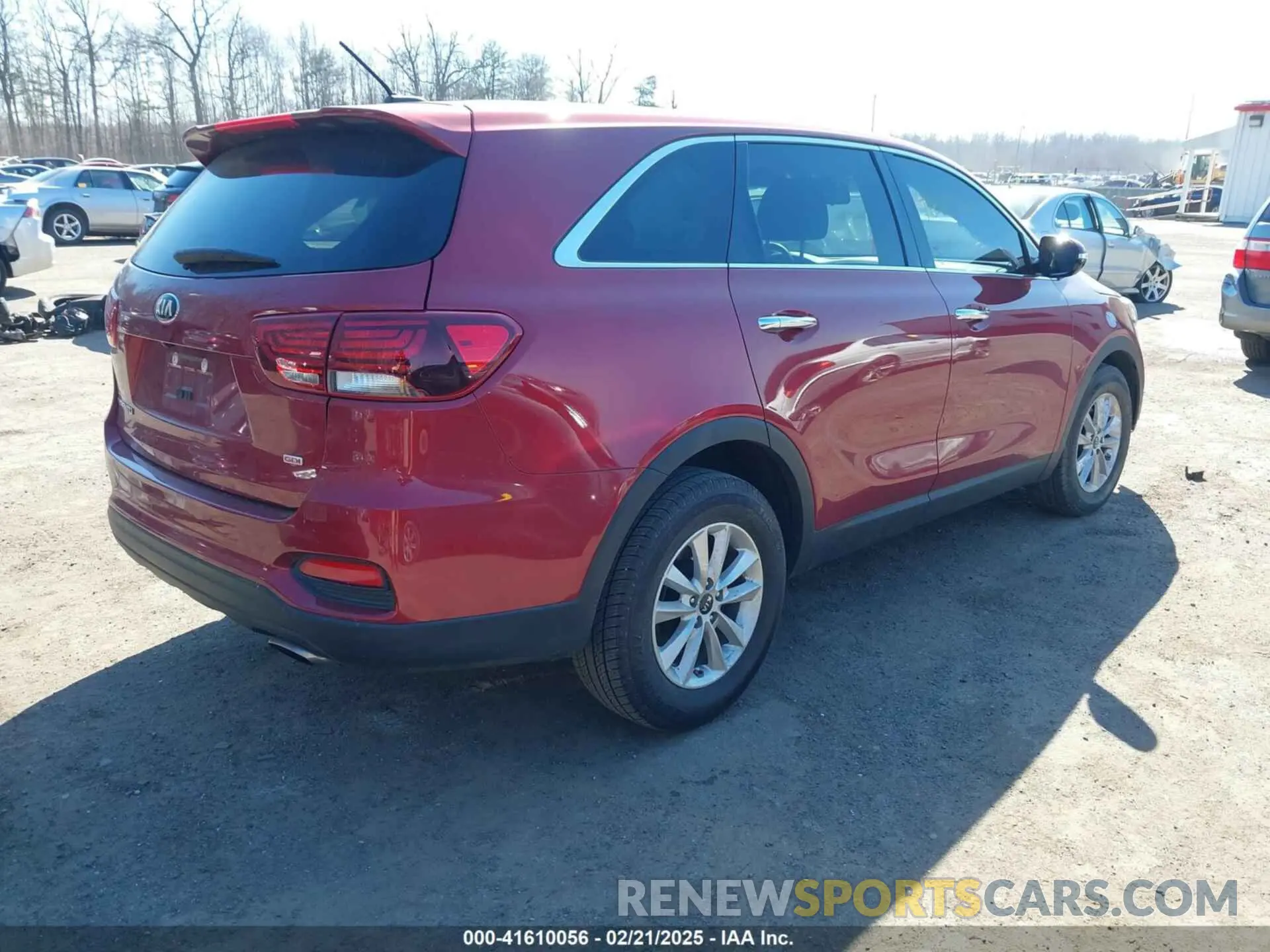 4 fotografías del automóvil dañado 5XYPG4A33KG574065 KIA SORENTO 2019