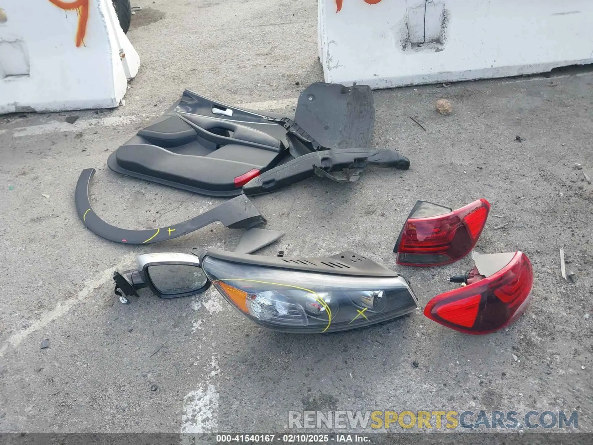 11 fotografías del automóvil dañado 5XYPG4A33KG575023 KIA SORENTO 2019